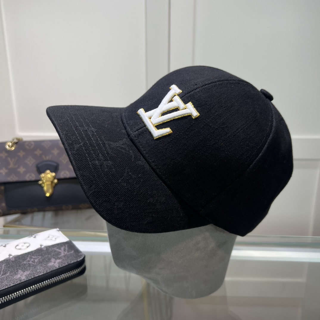 NO:203764,.00LV Louis Vuitton original single embroidered baseball hat, hot-selling pure cotton inner lining, light and breathable. Perfect style, accurate and accurate in the texture, original quality, exclusive physical shot, suitable hat for men and women, fisherman hat baseball hat knit hat, hat, louis vuitton, louis vuitton, espadrilles, hats19860909.00LV路易威登原单刺绣棒球帽 专柜热卖款纯棉内里,轻盈透气.完美版型,对格精准无误,原厂品质,独家实物拍摄,男女适用帽子渔夫帽棒球帽针织帽,帽子,louis vuitton,louis vuitton,espadrilles,hats,hat