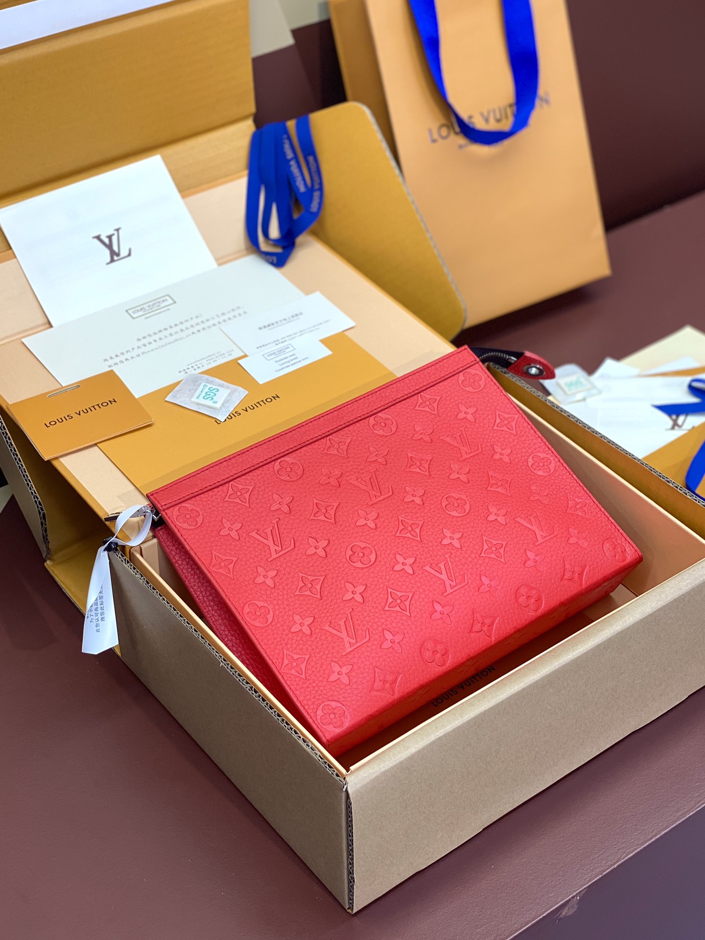 Louis Vuitton Replica
 Tassen Clutches Rood Lycheepatroon Koeienhuid Stof Pochette M61692