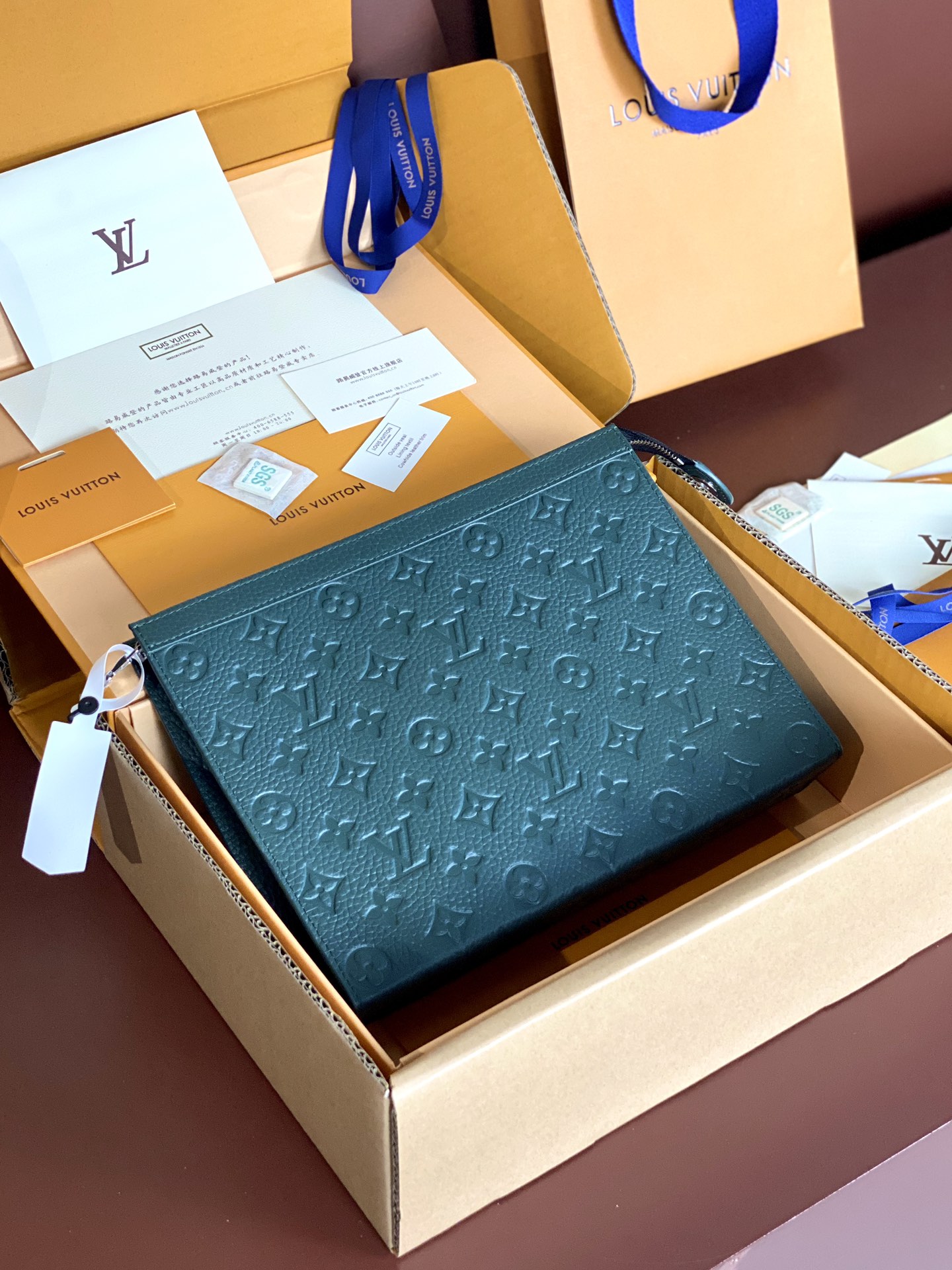 Louis Vuitton Tassen Clutches Groen Lycheepatroon Koeienhuid Stof Pochette M61692