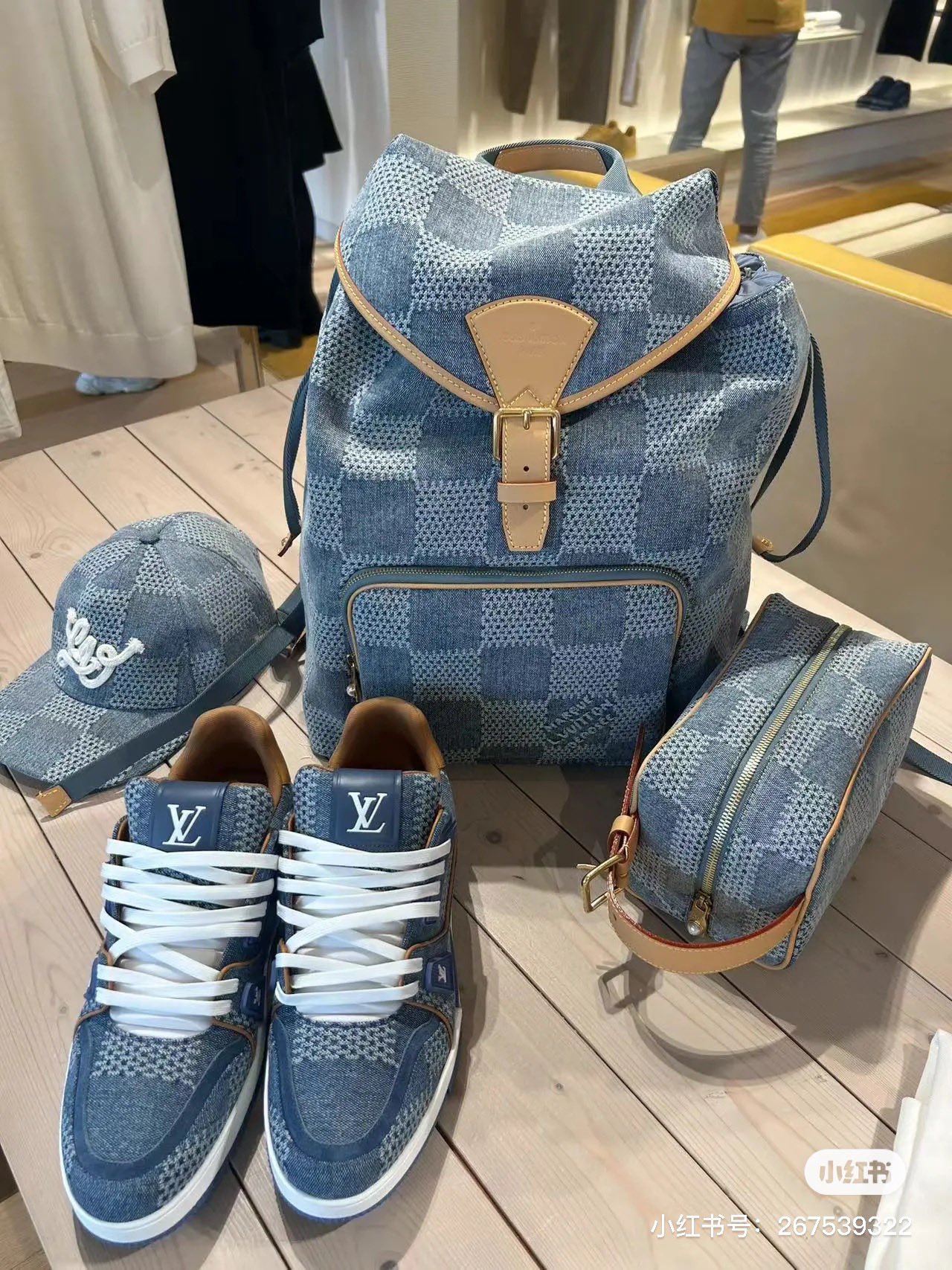 路易威登 Louis Vuitton 高定典藏名品高定成衣时装外套连衣裙衬衫T恤 #427C58BB 2