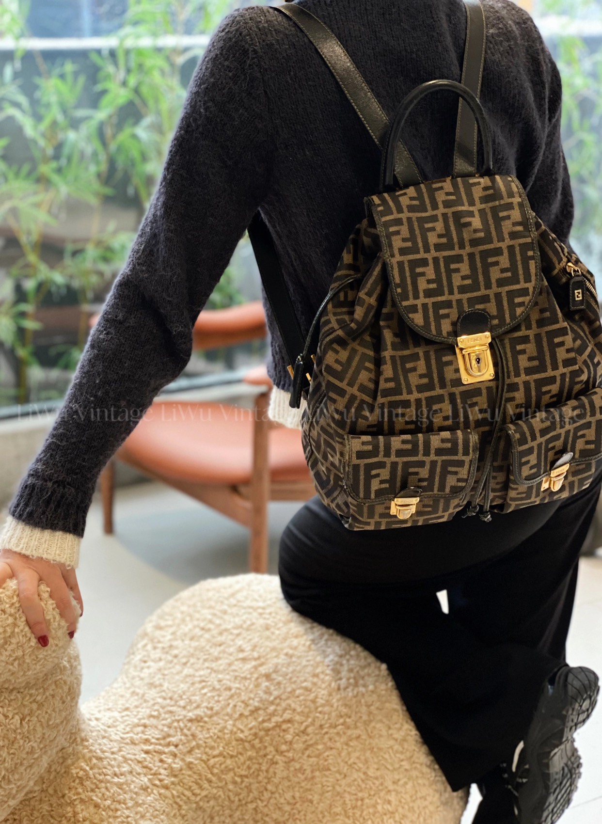 Fendi [Middle-hand Backpack] Presbyopia F1423 Advanced Upper Body Figure