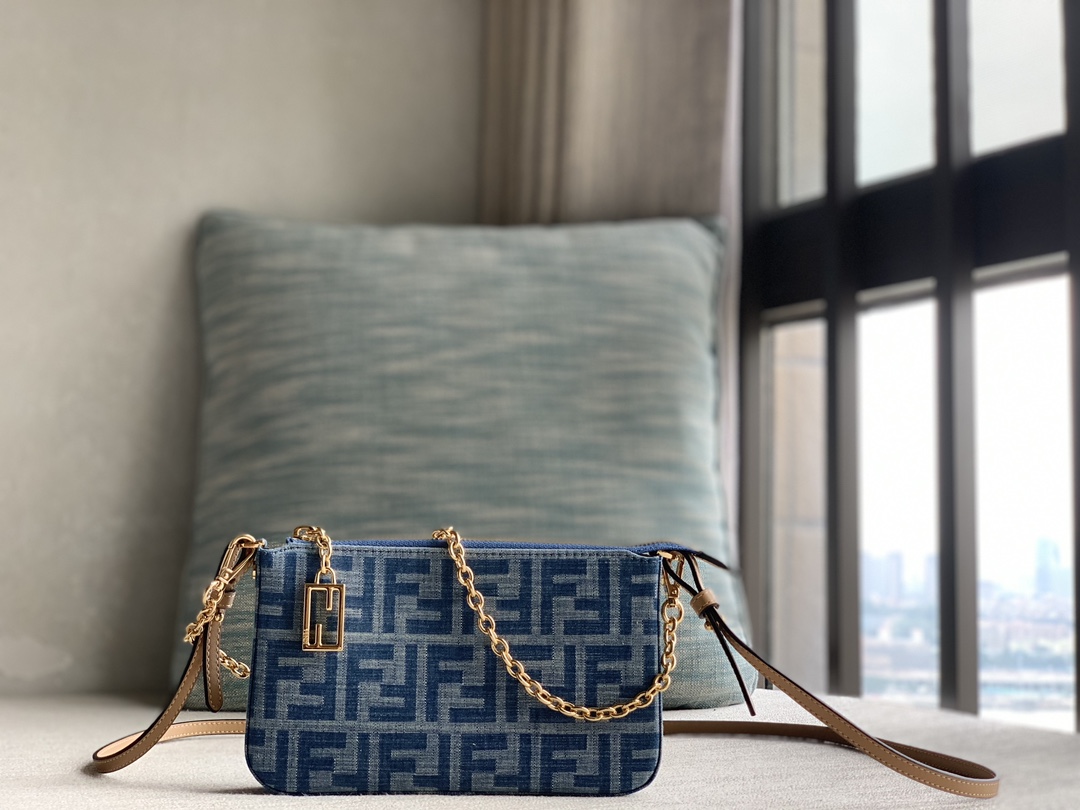 fendi [Baguette Clutch] Light Blue Denim