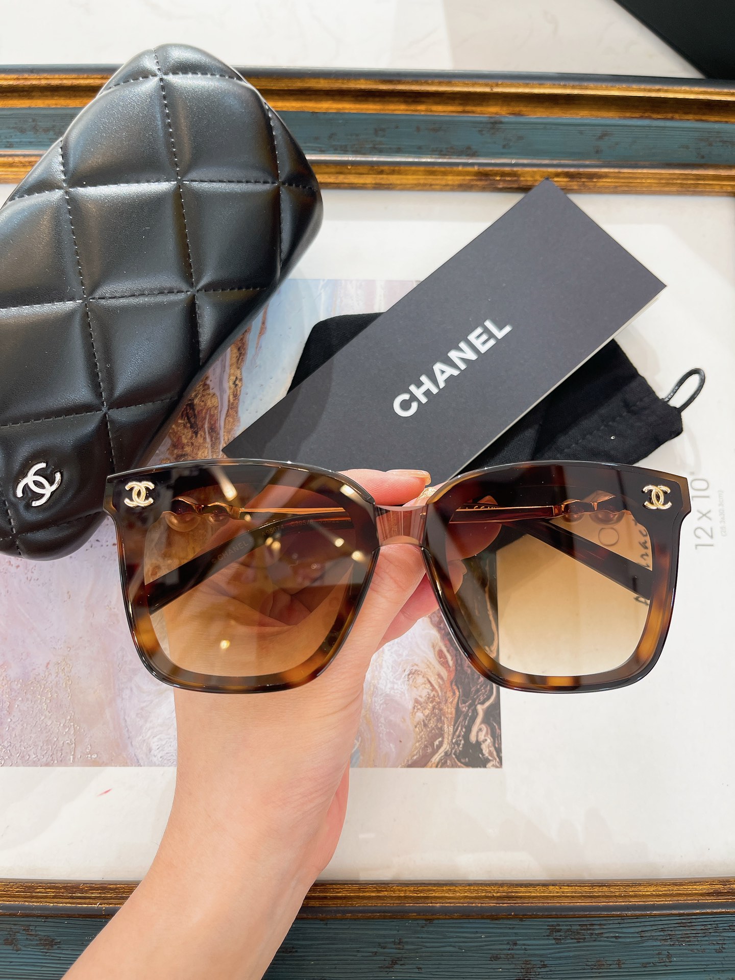Chanel 香奈儿墨镜