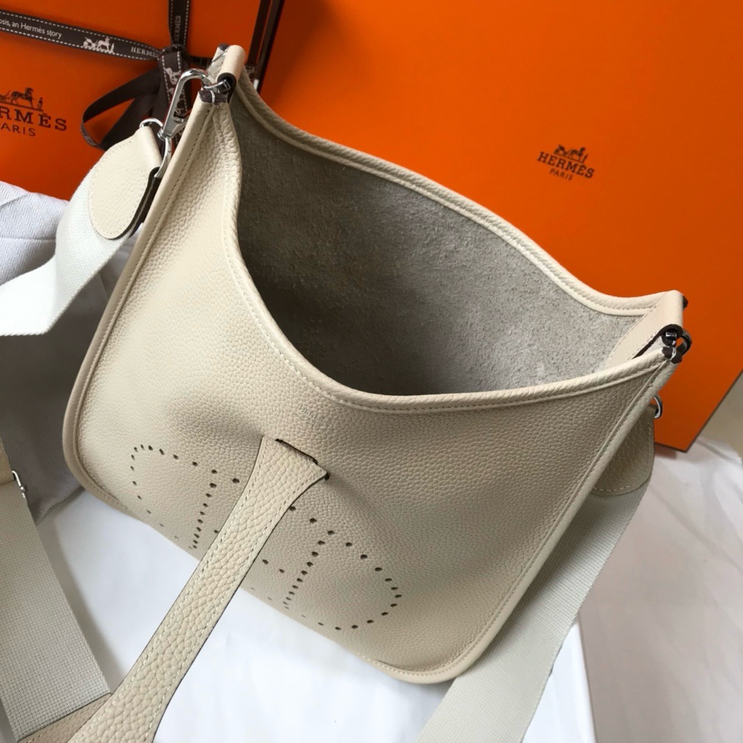 Hermès Evelyne 28cm Togoレザーショルダーバッグ