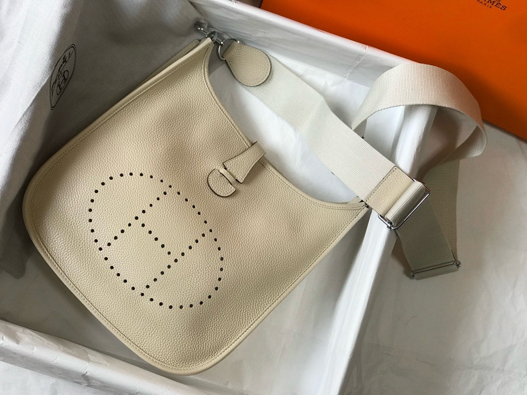 Hermès Evelyne 28cm Togoレザーショルダーバッグ