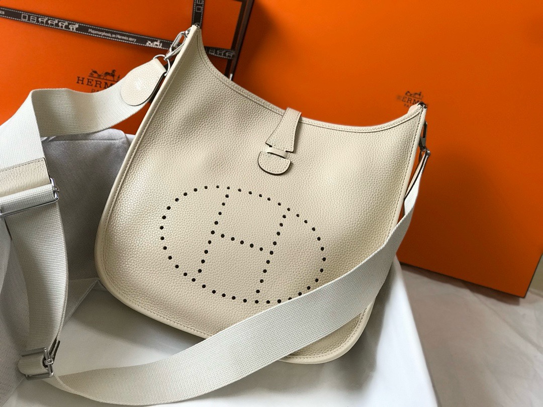 Hermès Evelyne 28cm Togoレザーショルダーバッグ