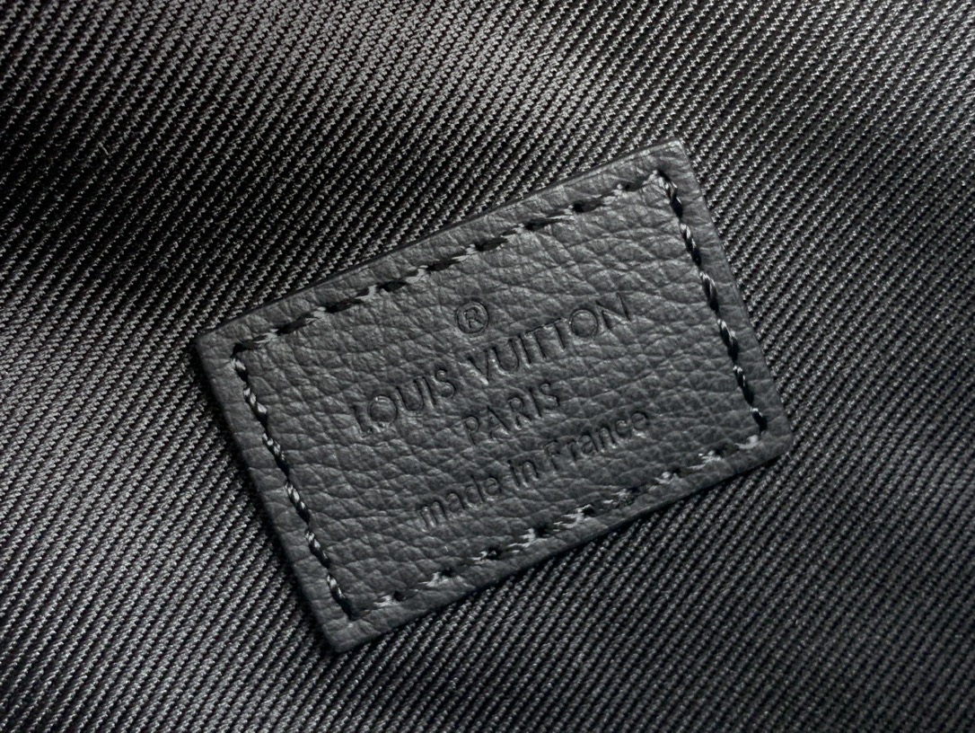 Louis Vuitton Monogram Shadow 腰包皮带,lv,包 6