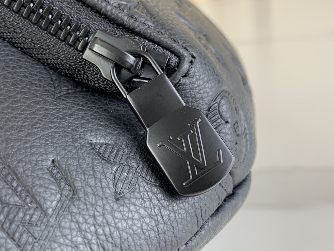 Louis Vuitton Monogram Shadow 腰包皮带,lv,包 8