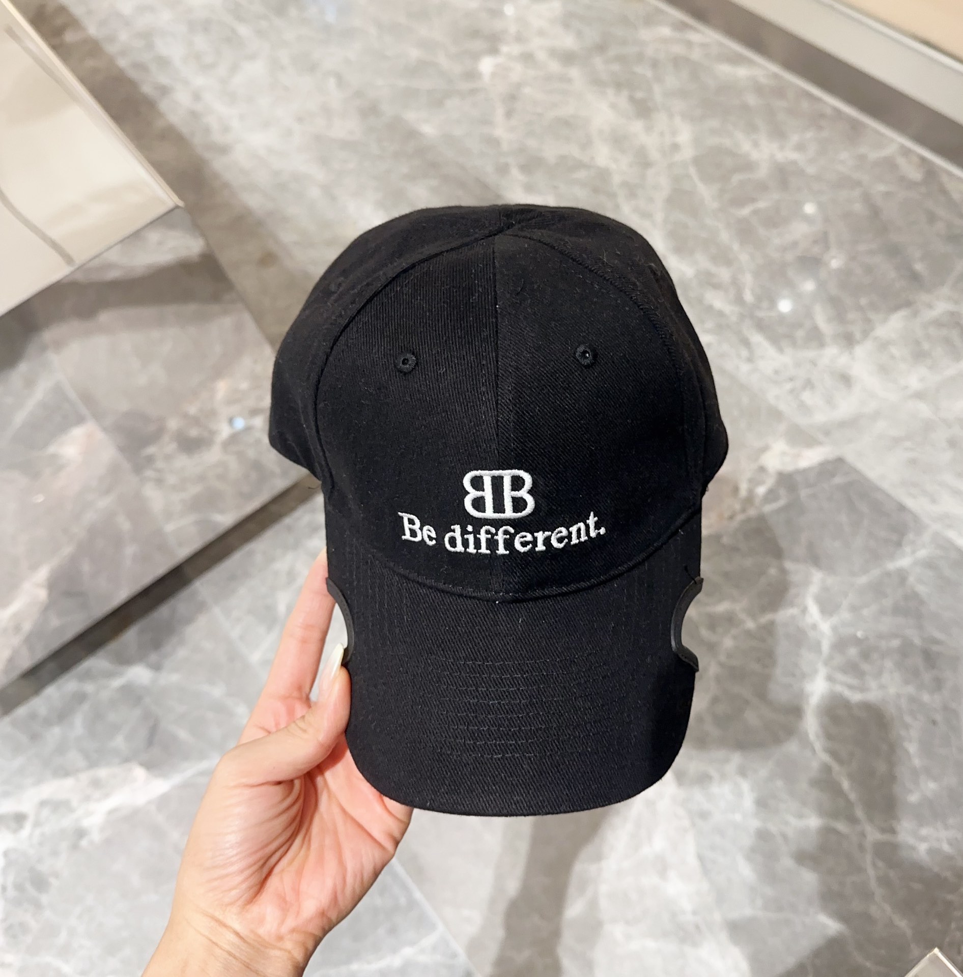 NO:203964,Sunshade and sun protection artifact｜New sunshade Paris * fisherman hat, classic trendy style, too nice, nice, great, great defense, huge versatile, huge face, small hat, fisherman hat, baseball hat, knit hat, hat, espadrilles, hats19860909遮阳防晒神器｜新款遮阳 巴黎世*渔夫帽,经典的潮酷风,太 nice 好看的不要不要的巨防嗮巨百搭 巨显脸小帽子渔夫帽棒球帽针织帽,帽子,espadrilles,hats,hat