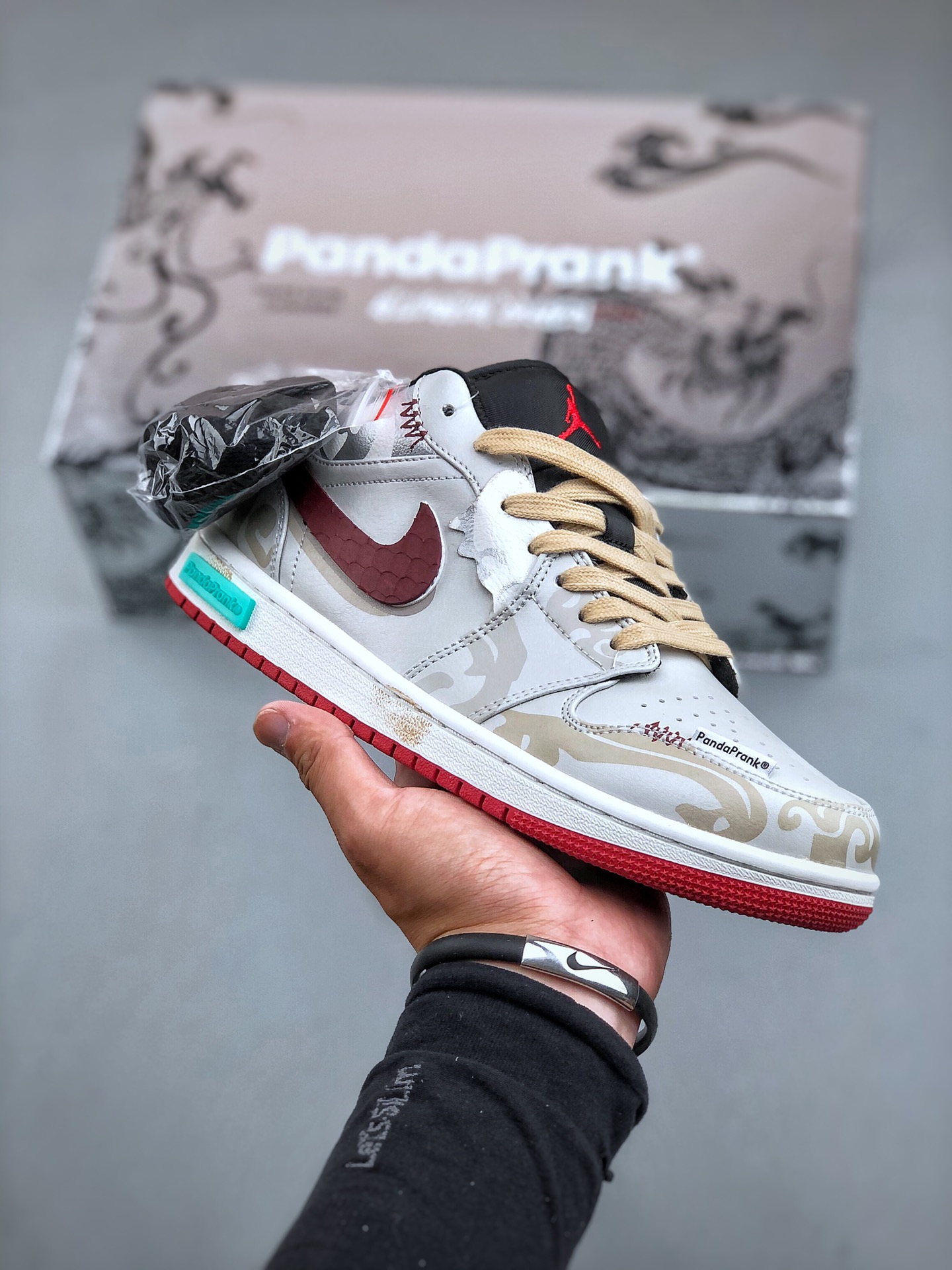 Air Jordan AJ Low 熊猫恶作剧 游龙则灵 酣春独家正确版本 原鞋 开发 品质、细节 完美复刻市面唯一纯原级别 完美零毛边处理 原厂内置全掌气垫 价格定位良心 几十个配色陆续出9