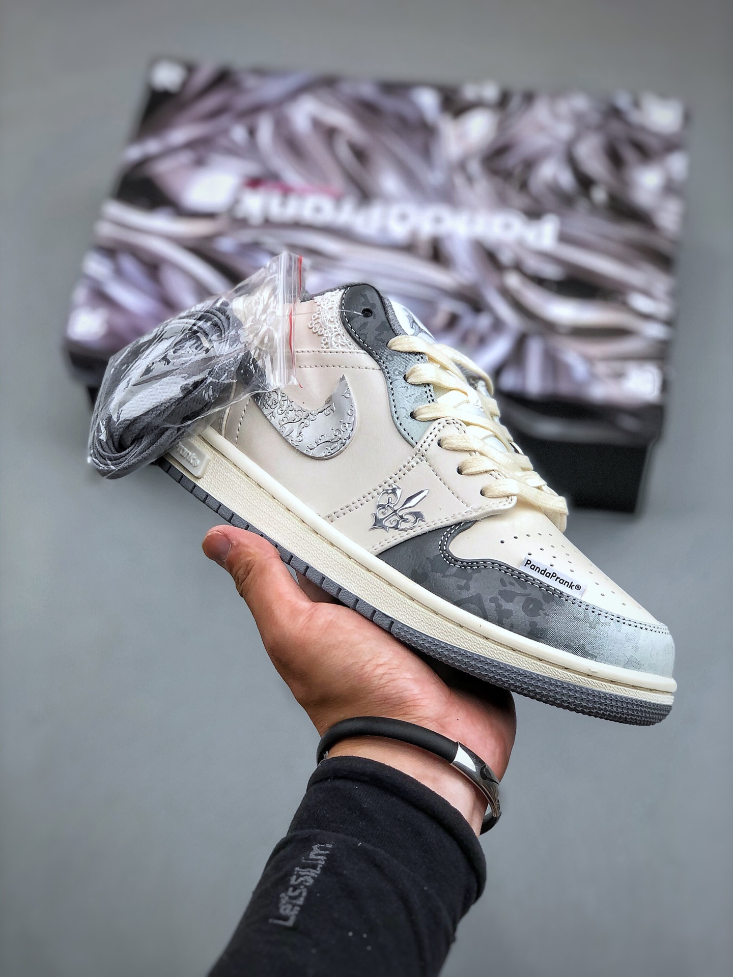Air Jordan AJ Low 熊猫恶作剧摩登薇境 格雷系 黑银灰 “全网独家正确版本无原鞋不开发 始终坚持对品质、细节 完美复刻” 市面唯一纯原级别 完美零毛边处理 原厂内置全掌气垫1