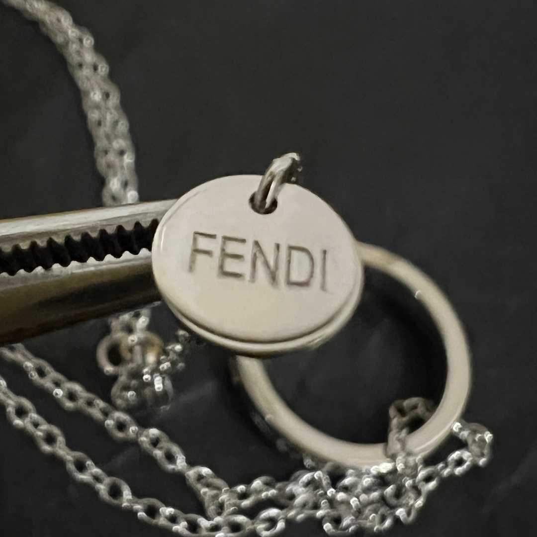 Luxurious FENDI Necklace: High-End Custom Design for Explosive New Money - 图片 6