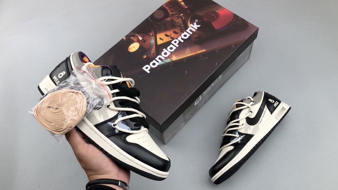 #视频鉴赏Air Jordan 1 Low 大人物 黑白1