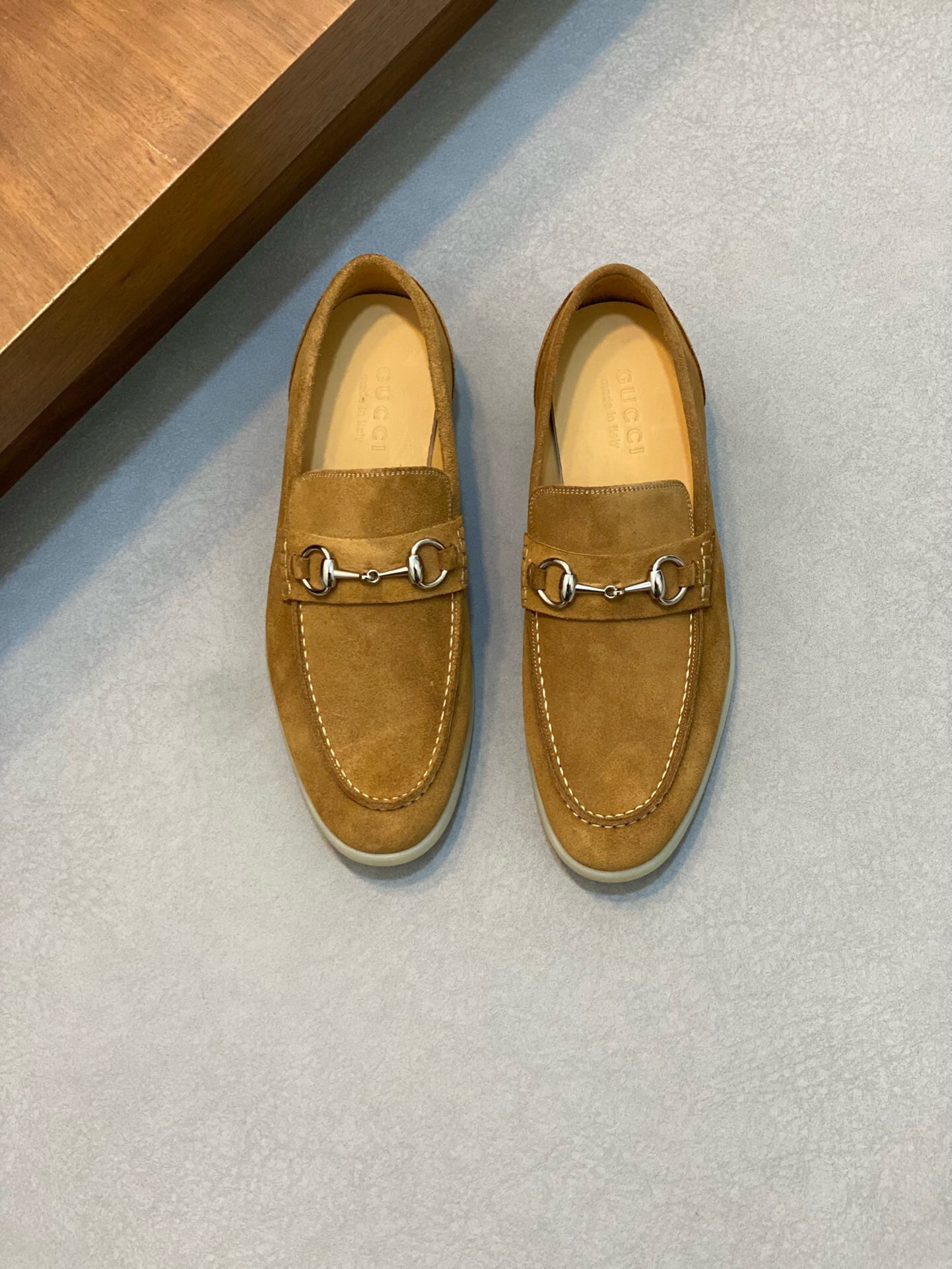 NO:218493,Brand G U C C I color original color matching number 39-44 customized 38.45 Price Material Guqi new style casual leather shoes high version The counter is sold simultaneously. The upper is imported Italian cowhide/matched with original hardware accessories. The original water-dyed cowhide inner. 