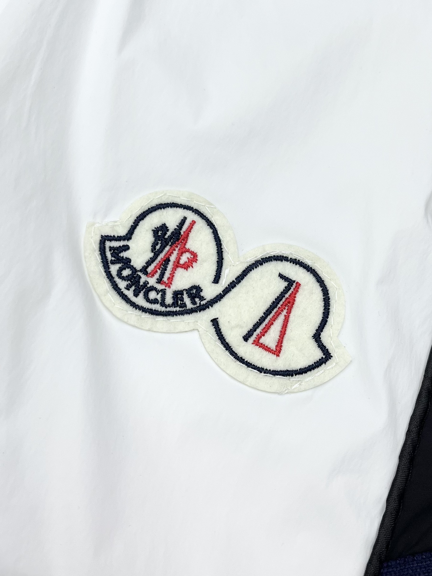 Moncler*2024夏季新款短裤定制速干面料质感软糯顺滑面料舒服透气上身又轻便内里有内衬防静电即使体