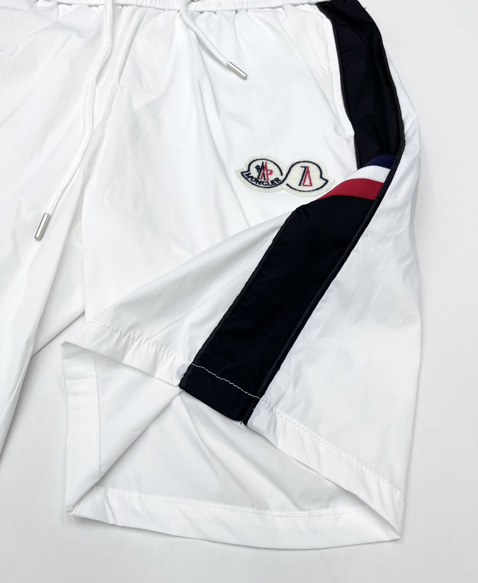 Moncler*2024夏季新款短裤定制速干面料质感软糯顺滑面料舒服透气上身又轻便内里有内衬防静电即使体