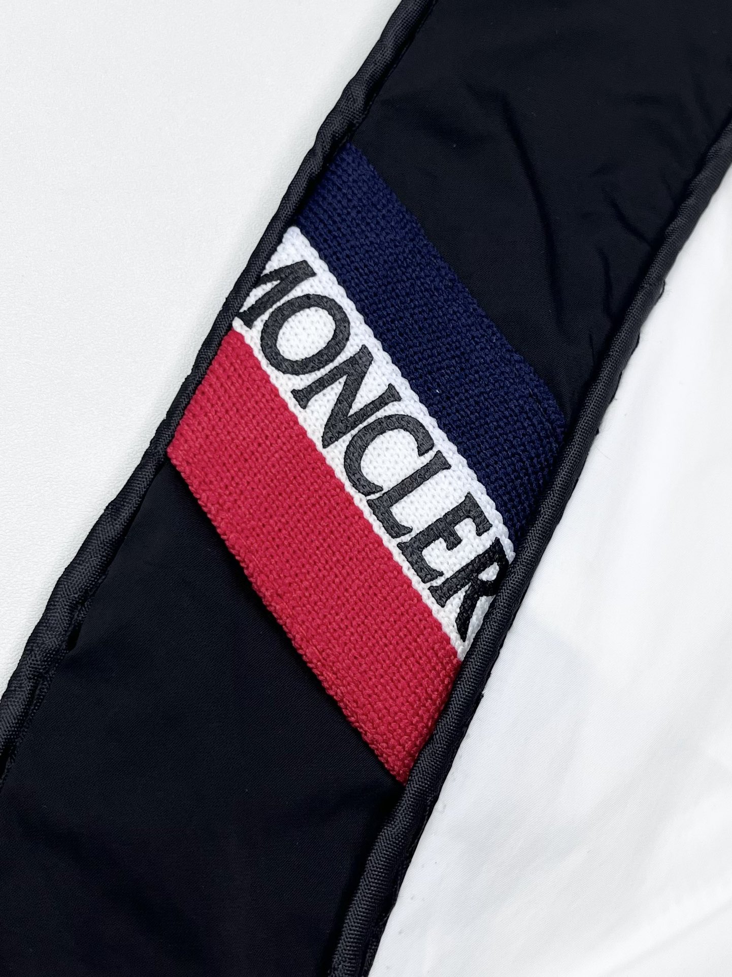 Moncler*2024夏季新款短裤定制速干面料质感软糯顺滑面料舒服透气上身又轻便内里有内衬防静电即使体