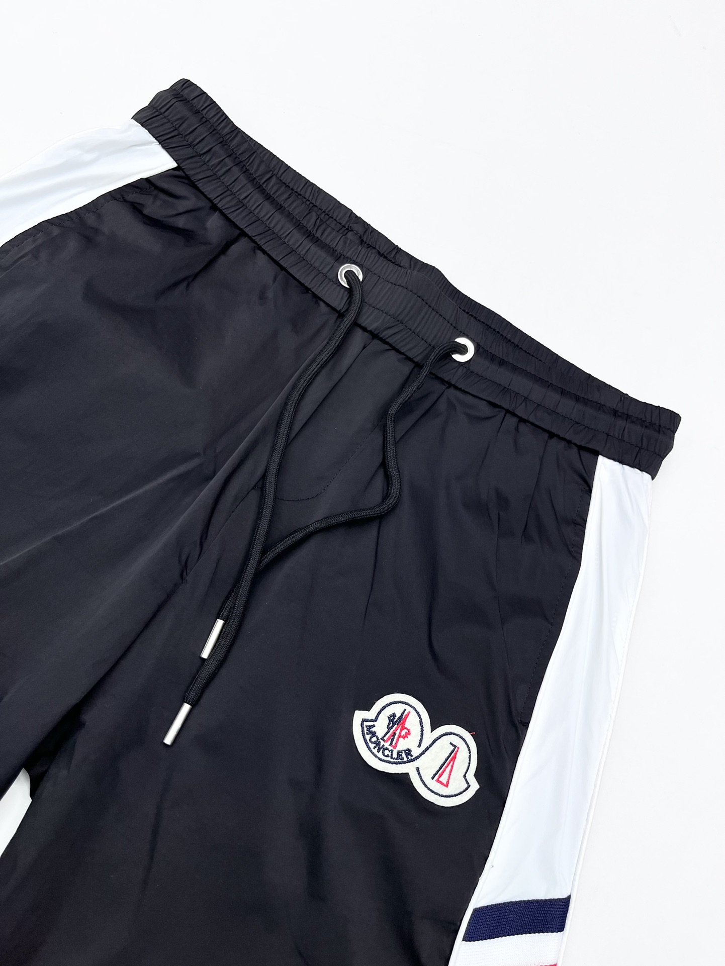 Moncler*2024夏季新款短裤定制速干面料质感软糯顺滑面料舒服透气上身又轻便内里有内衬防静电即使体