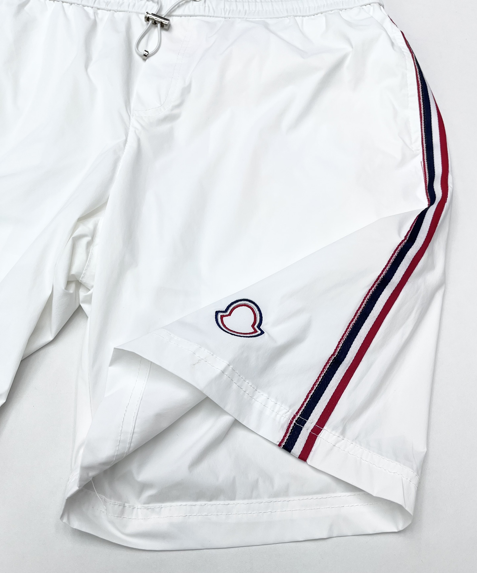 Moncler*2024夏季新款短裤定制速干面料质感软糯顺滑面料舒服透气上身又轻便内里有内衬防静电即使体