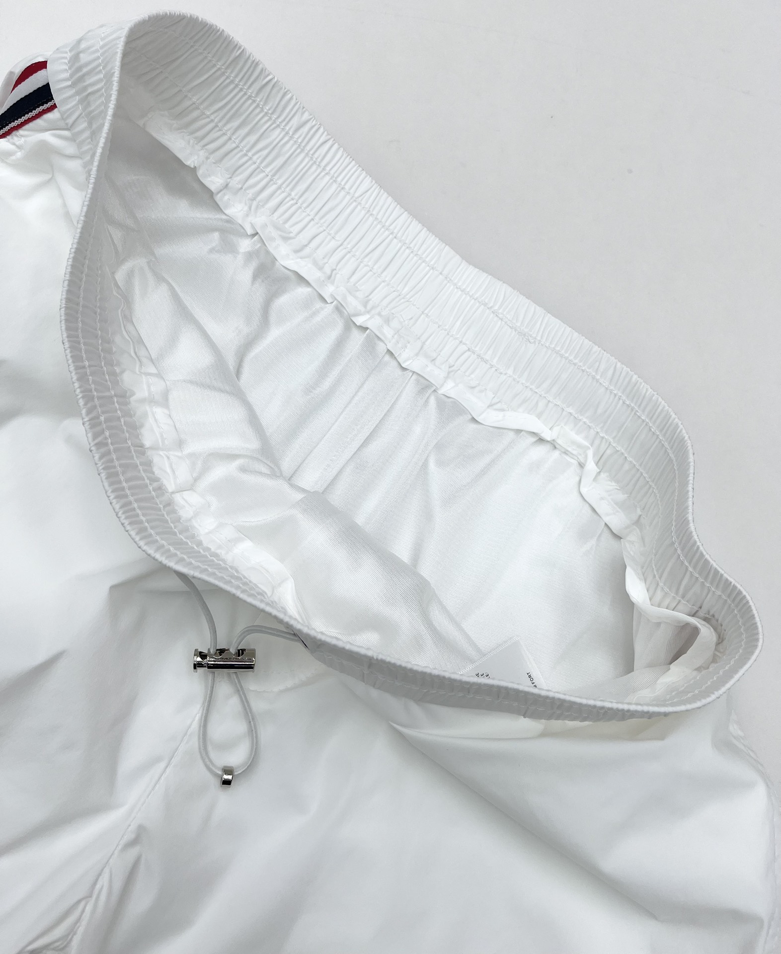 Moncler*2024夏季新款短裤定制速干面料质感软糯顺滑面料舒服透气上身又轻便内里有内衬防静电即使体