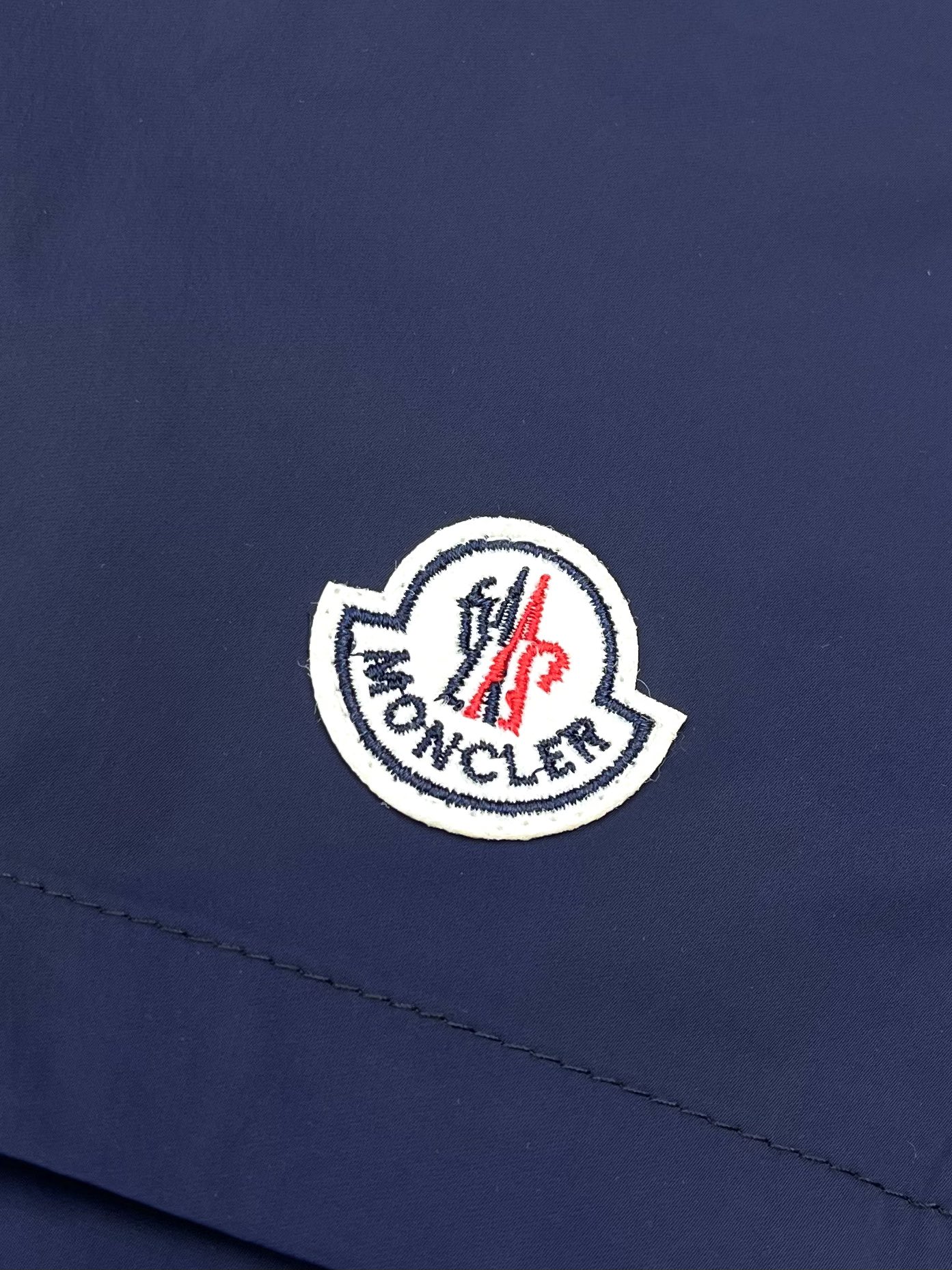 Moncler*2024夏季新款短裤定制速干面料质感软糯顺滑面料舒服透气上身又轻便内里有内衬防静电即使体