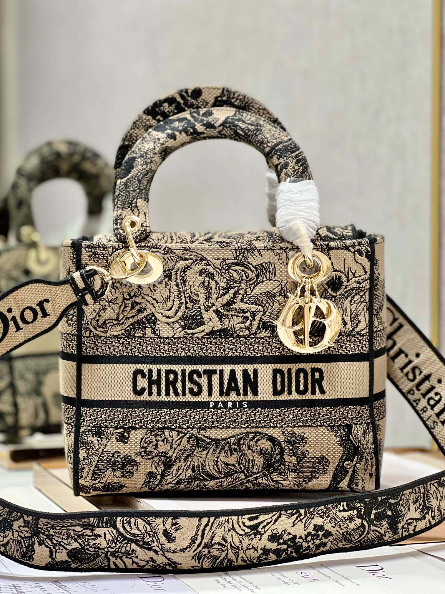 Wo kann man Repliken kaufen
 Dior Lady Taschen Handtaschen Umhängetaschen  & Schultertaschen Aprikosenfarbe Stickerei Fashion