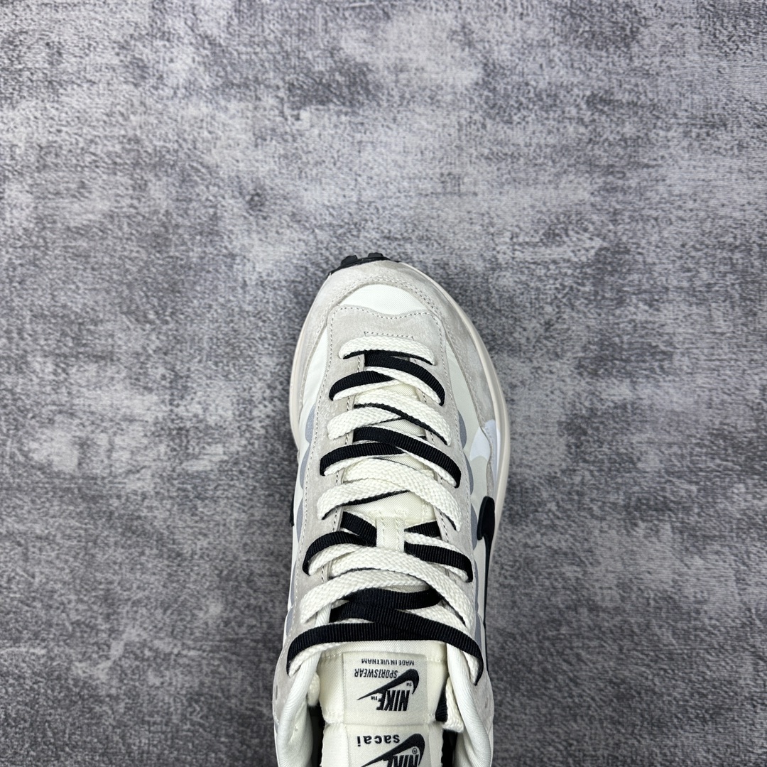 Sacai x NK VaporWaffle 3.0