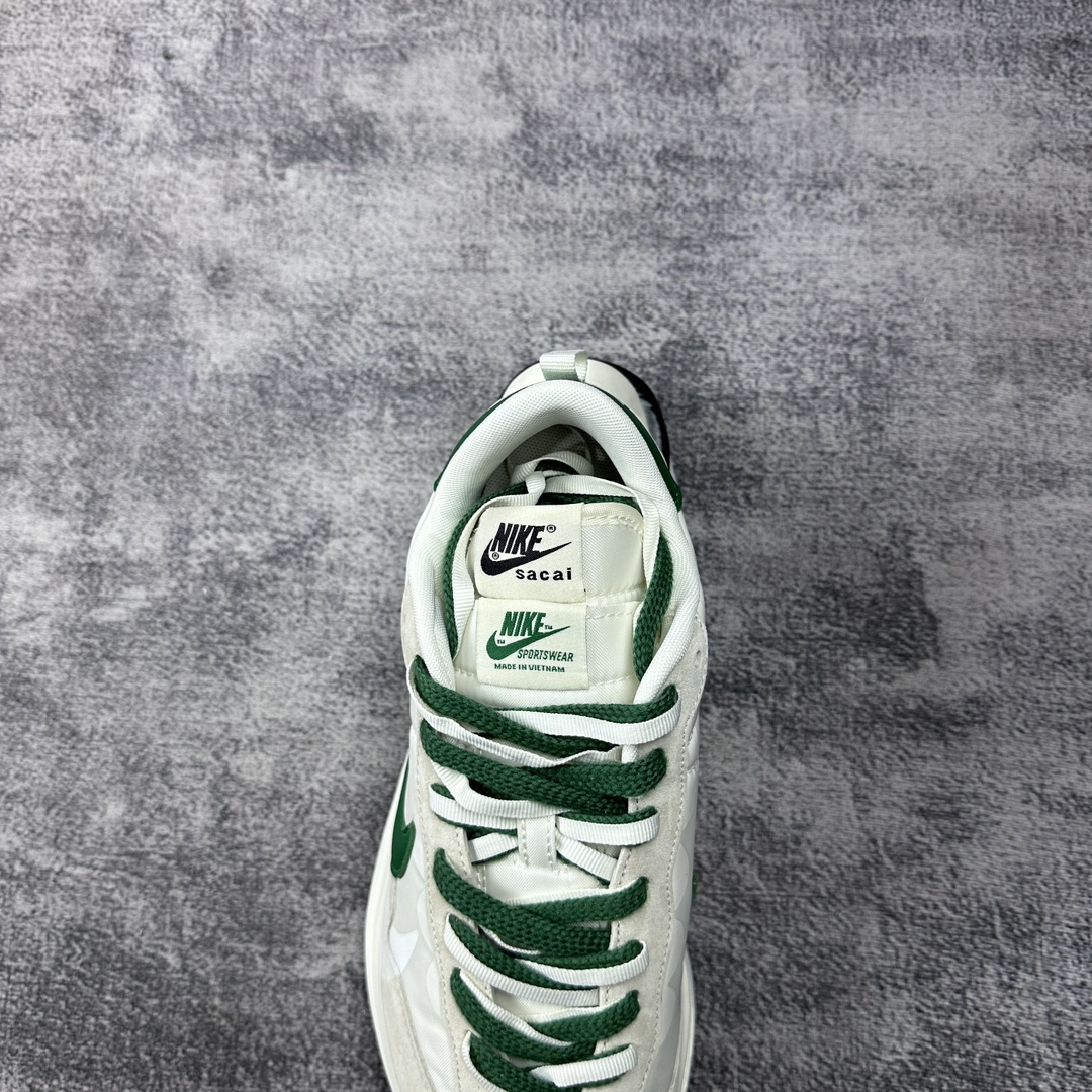Sacai x NK VaporWaffle 3.0