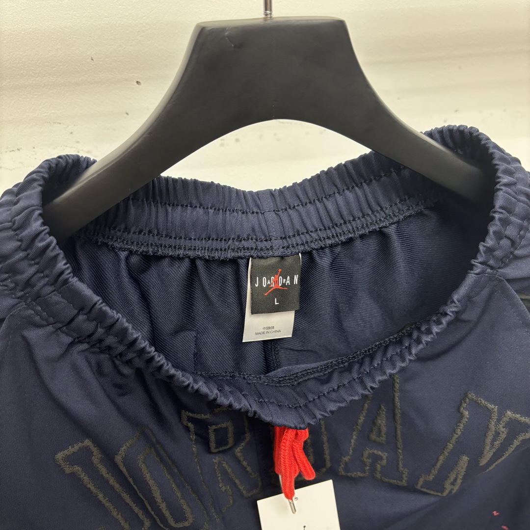 Jordan’s New Summer Letter-Printed Couple Shorts: Stylish, Cozy, and Perfect for Men and Women - 图片 4