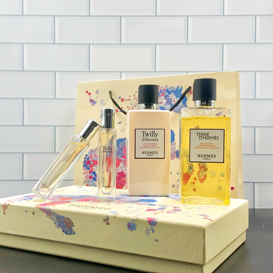 Hermes Terre d'Hermès 4-Piece Set: Body Lotion, Shower Gel, Perfume & Scarf 7 i1718637123 2200 5