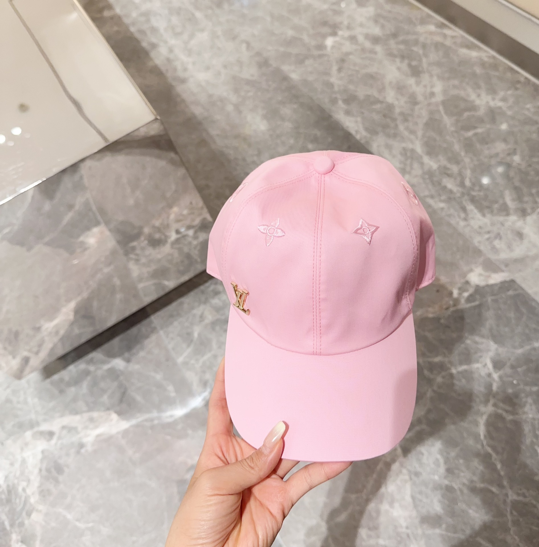 NO:204658,Louis Vuitton LV, styles that can be worn for many years, fashionable high-end hats, fisherman hats, baseball hats, knit hats, hats, louis vuitton, louis vuitton, espadrilles, hats19860909路易威登 LV,可以戴N多年的款式,时尚高端帽子渔夫帽棒球帽针织帽,帽子,louis vuitton,louis vuitton,espadrilles,hats,hat