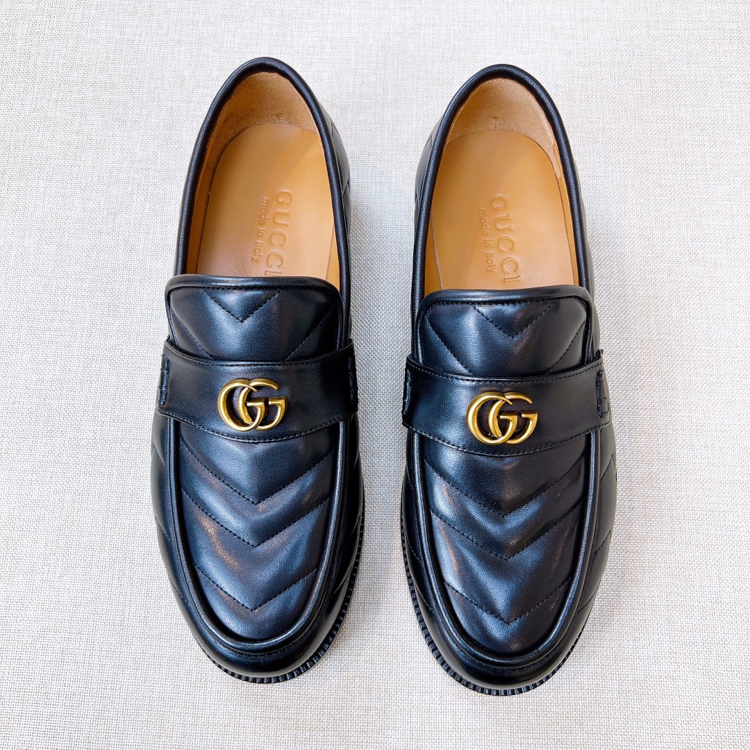 NO:697792,[G*] Original order - Purchasing agent level - G men's black Web GG pattern business loafers - Upper material, imported cowhide with original fasteners - Inner foot pads are all made of imported cowhide - Original customized leather outsole, -Size 39-44 (38,45. Customized, non-refundable and non-exchangeable) -,,loafers,cowhide,Leather soles19860909【G*】原单 -代购级别 -G男士黑色Web GG图案商务乐福鞋 -鞋面材质,进口牛皮搭配原单扣件 -内里垫脚 均用进口牛皮 -原版定制真皮大底, -Size 39-44（38,45.订制不退不换） -,,loafers,cowhide,Leather soles,Men's shoes