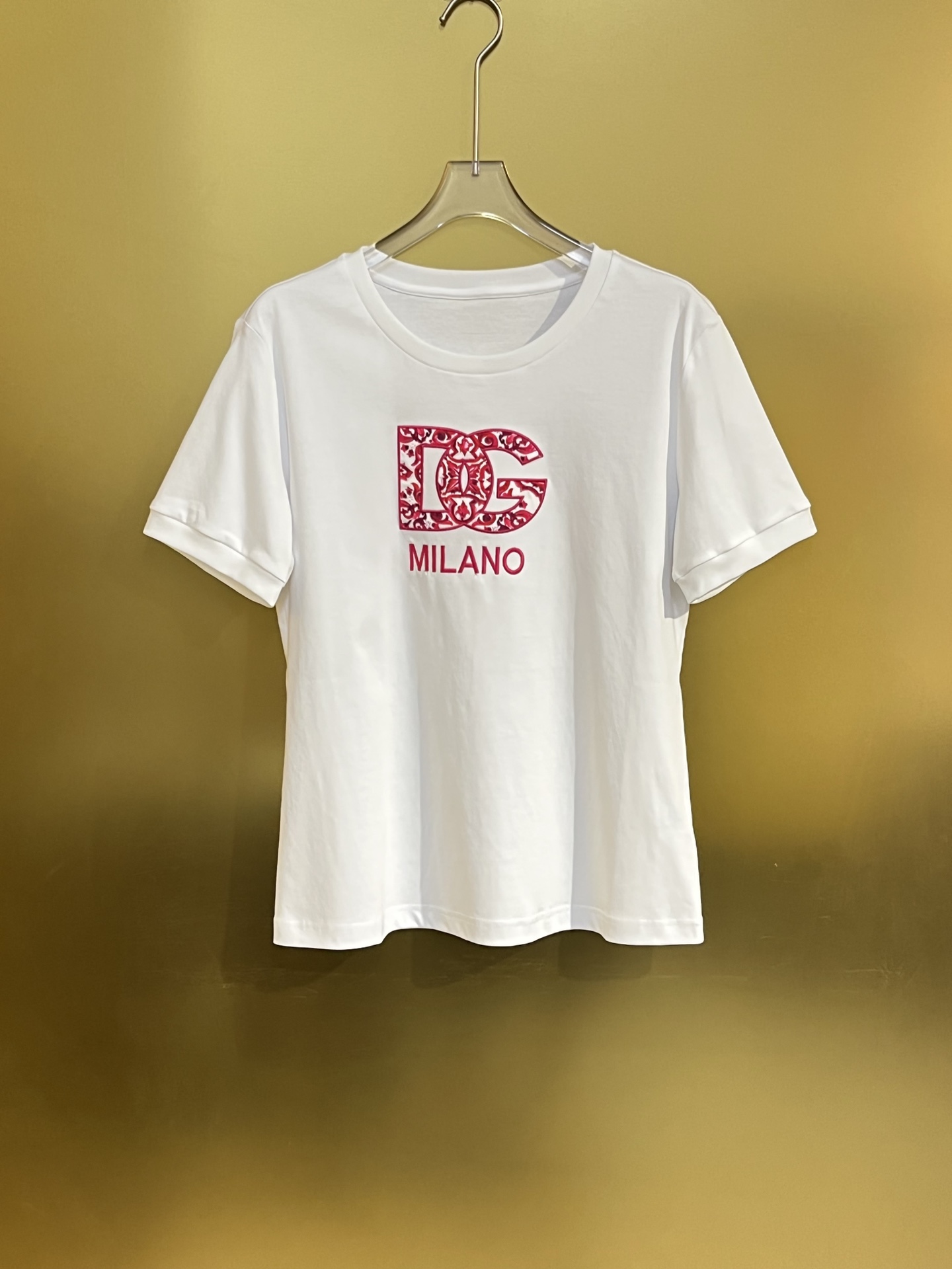 NO:899625,DG new original 1:1 red flower porcelain knitted cotton DG letter T-shirt smlxlxxl, Dolce & Gabbana-clothing, Dolce&Gabbana, tees, t-shirt,19860909DG 新款 原版1:1红花瓷针织棉DG字母T恤 smlxlxxl,杜嘉班纳-服装,Dolce&Gabbana,tees，t-shirt,,Women's clothing