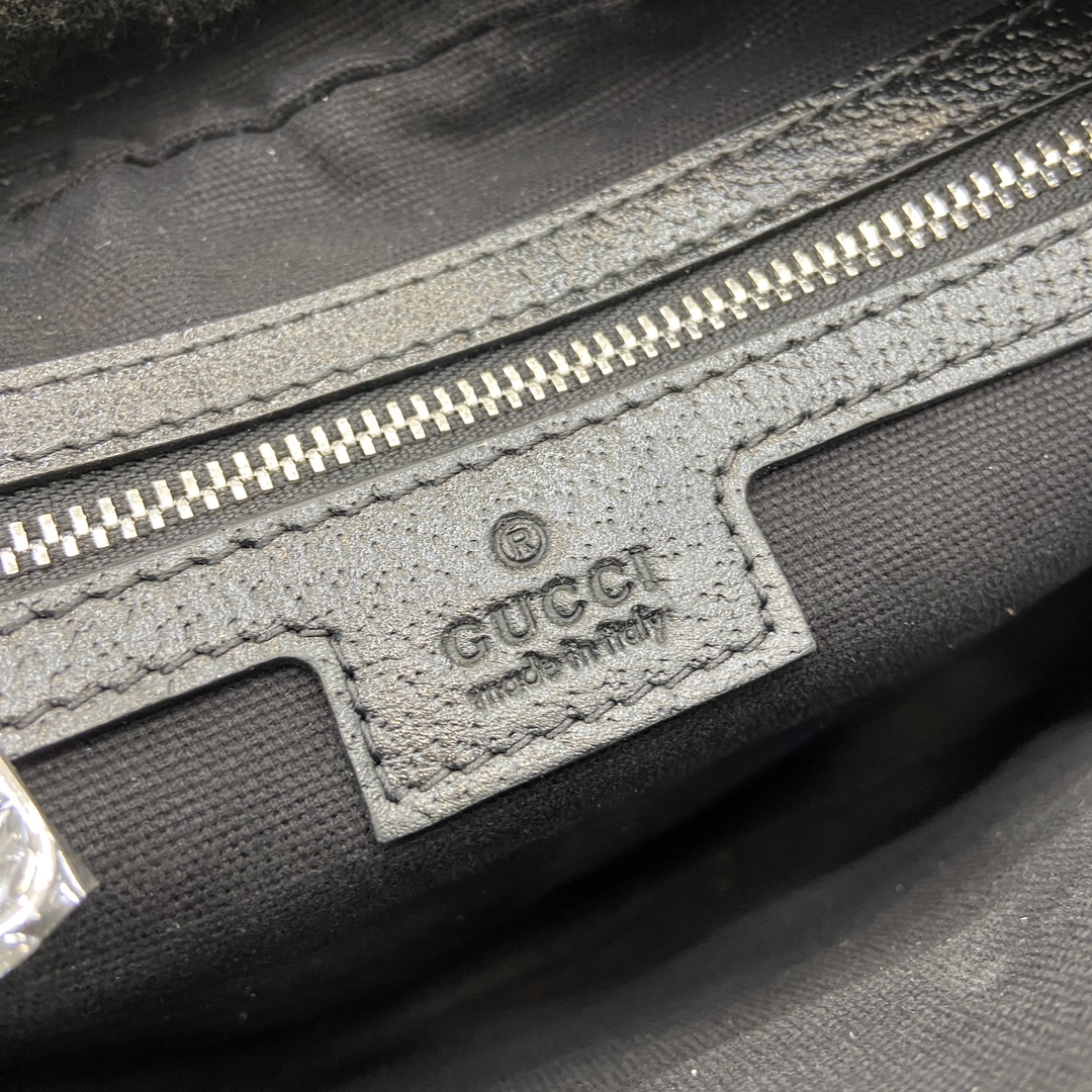 Gucci Small Messenger Bag in Black Leather and Gucci Supreme Canvas 10 i1718720512 8080 8