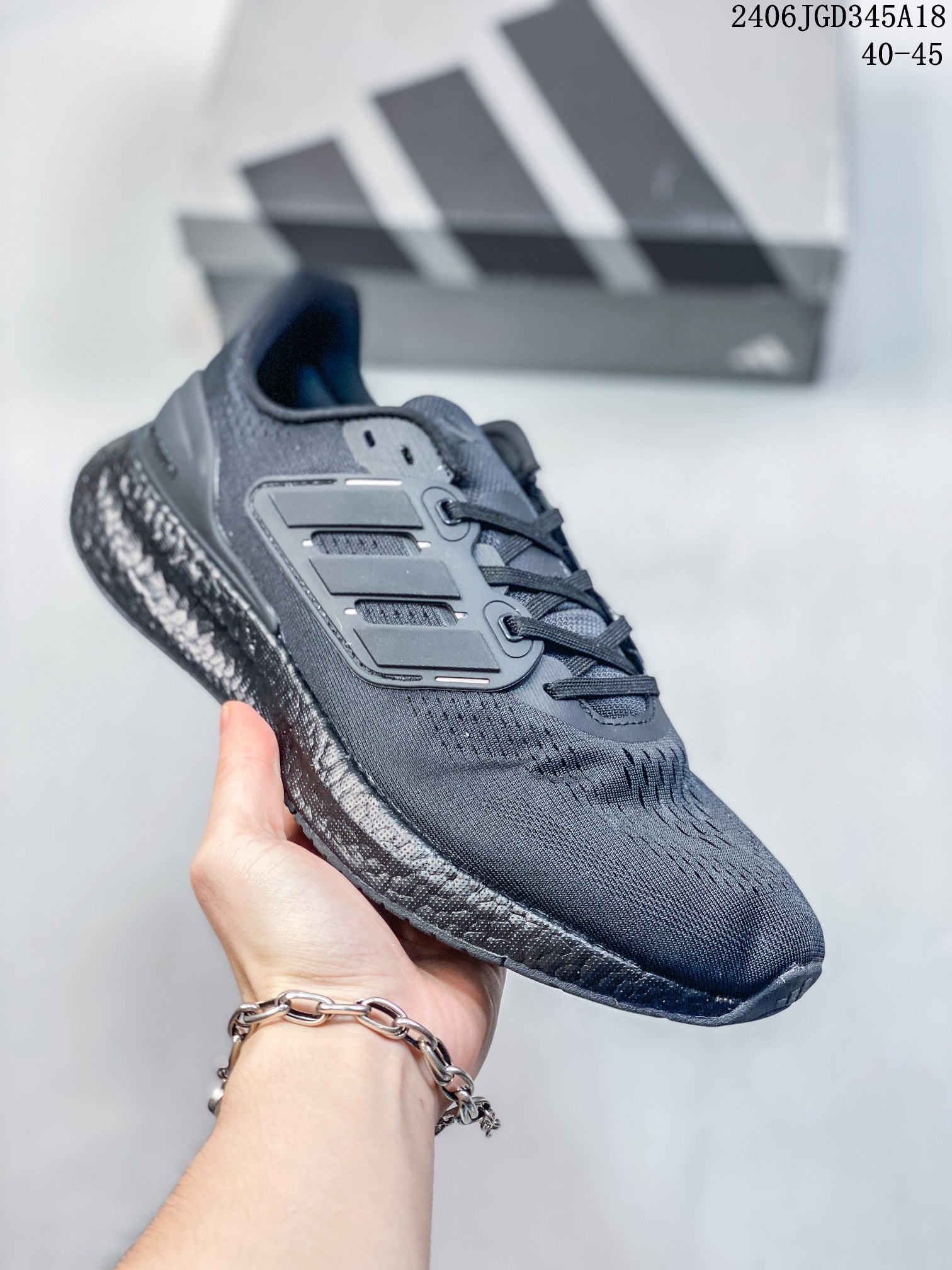 💰130
ID:xnm
公司级✅阿迪达斯Adidas PureBOOST 22爆米花缓震中底跑步鞋。鞋面以织编材质为基底，后及跟脚趾处融全入新设计，通过格网印刷支将撑材料于附鞋面上，既保证支了撑性，又赋予球出鞋众的透气性和炫外酷观 
货号：GY4706
尺码：40-45