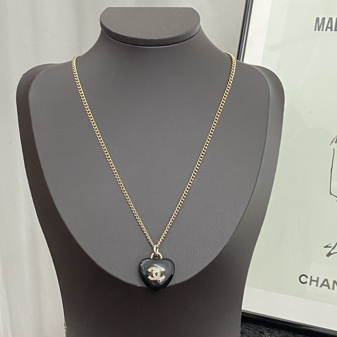 P110 编码N315 0253840
🛍项链热销款火爆上新❣
🛍同步专柜‼独家高端品质实拍图‼代购级别‼做工精致细腻👍重工版本😎超级仙女唯美的一款🧐做工超级细心无漏洞🤩媲美zp🌟买到就是赚到❤