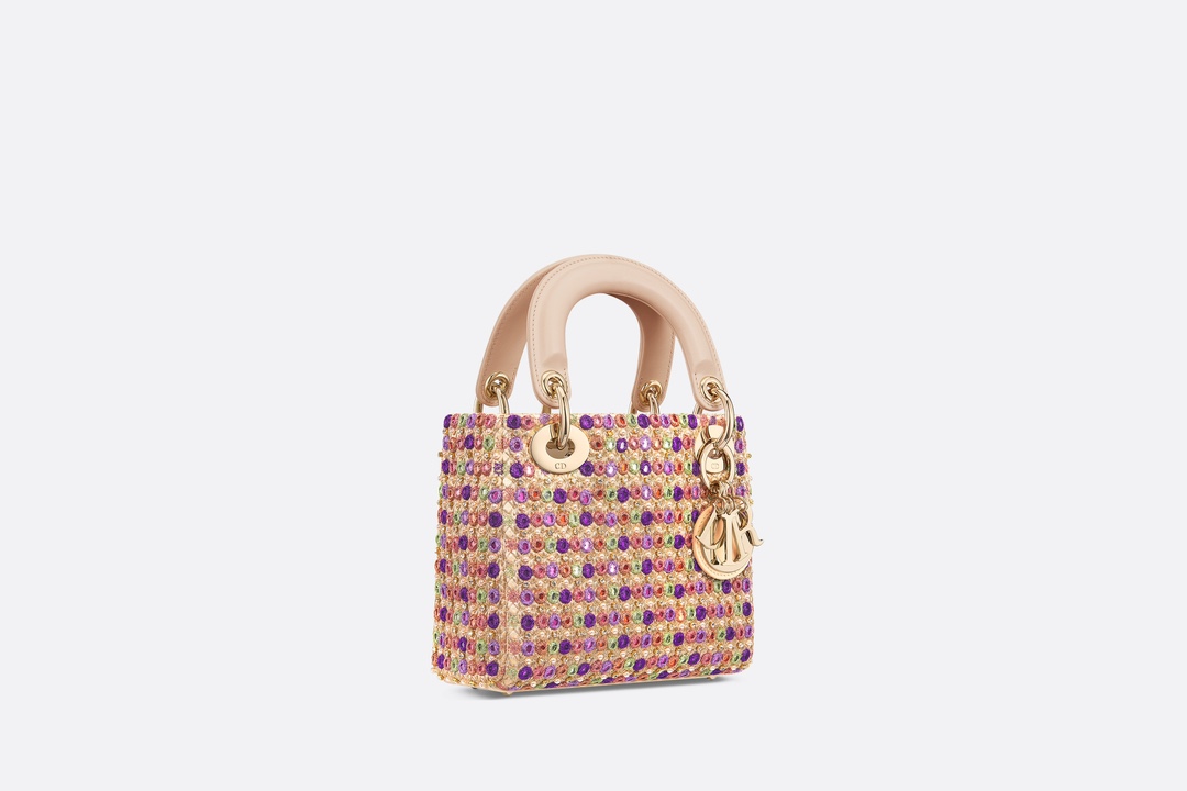 Dior Product _djuqf3uj4_I0uioCaIJZo-ID_aiZj6oQdI3fX3A