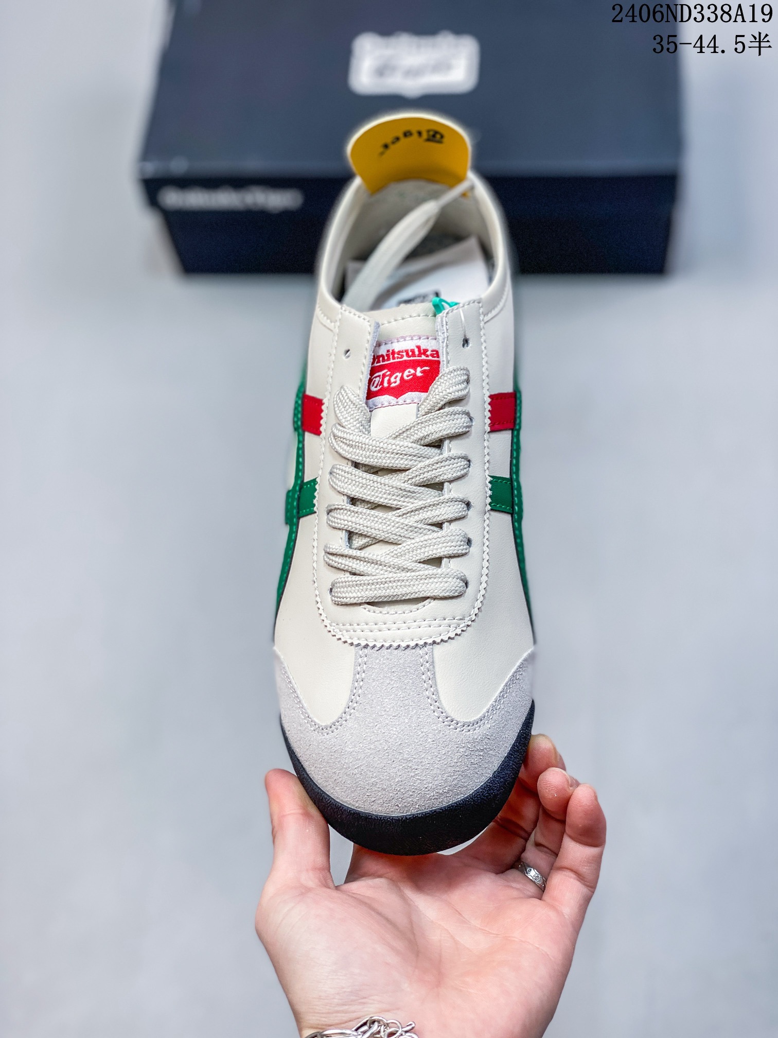 💰100
ID:xnm
【真标】Asics/亚瑟士 💯男女鞋真标半码制 日产经典老牌-鬼塚虎/Onitsuka Tiger Mexico 66®经典墨西哥系列复古经典百搭板鞋休闲运动鞋慢跑鞋。采用皮革鞋面,超国标含胶率耐磨耐弯折RB大底。产品从款式颜色造型上体现出追求舒适和细节的完美。鞋类更是推崇手工制作的严谨,融舒适性与可穿性的设计风格。注重细节的完美和别致魅力,既保持稳重,又不失轻松的时尚感。
货号:TH2J4L-0142
码数:35-44.5含半码