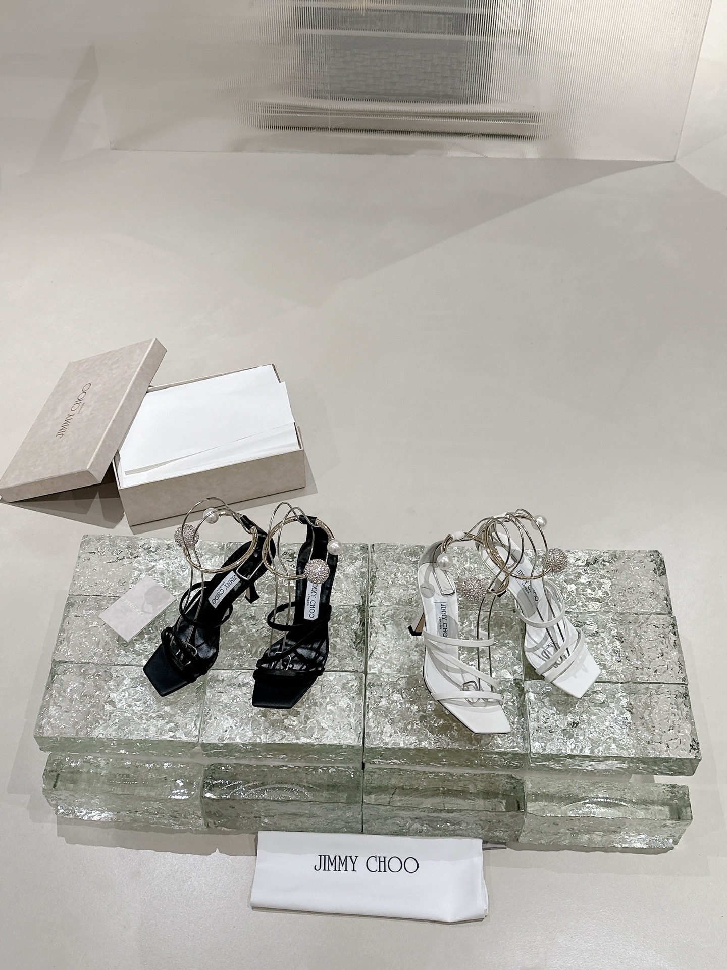 지미 추 신발 Jimmy Choo 8124