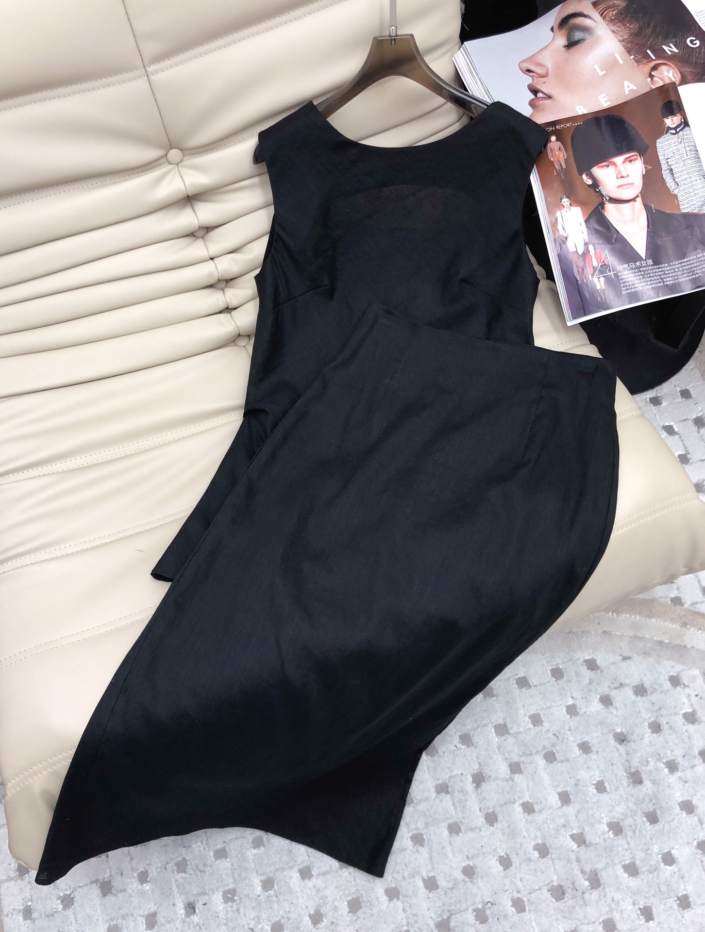 NO:322274,The latest summer fashion new linen suit on the top. It uses natural linen fabric. Two-sided outfit to create different styles, super positive solid colors, giving people a different visual impact. 3-color SML, skirts, alexander wang19860909上.半裙最新夏季时尚新款亚麻套装.采用天然亚麻面料 .两面穿搭 打造不同风格,超正的纯色系,给人不一样的视觉冲击.3色SML,,skirts,alexander wang,Women's clothing