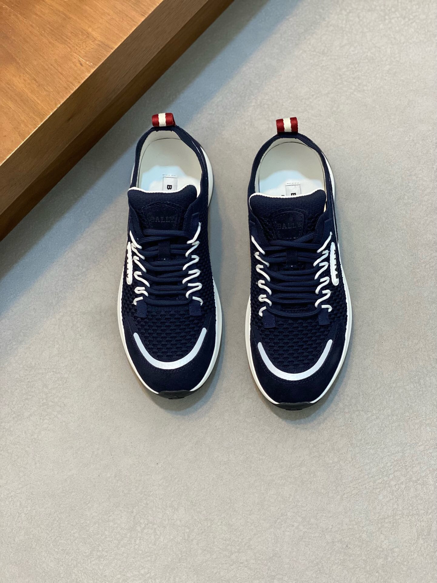 NO:217145,Brand B A L L Y original color matching code number 39-44 standard code Price Material Bally new men's classic casual shoes simple atmospheric and super high-quality style with top layer cowhide with knitted fabric and luxurious cowhide inner smooth lines light and comfortable original wear-resistant ultra-clear outsole, Bally casual shoes, bally, cowhide19860909品牌B A L L Y 颜色原版配色 码数39-44标准码 价格 材质巴利新款男士 经典休闲鞋简约大气超高逼格选用头层牛皮搭配针织面料搭配奢华牛皮内里流畅线条轻便舒适原版耐磨超清大底,巴利 休闲鞋,bally,cowhide,Men's shoes