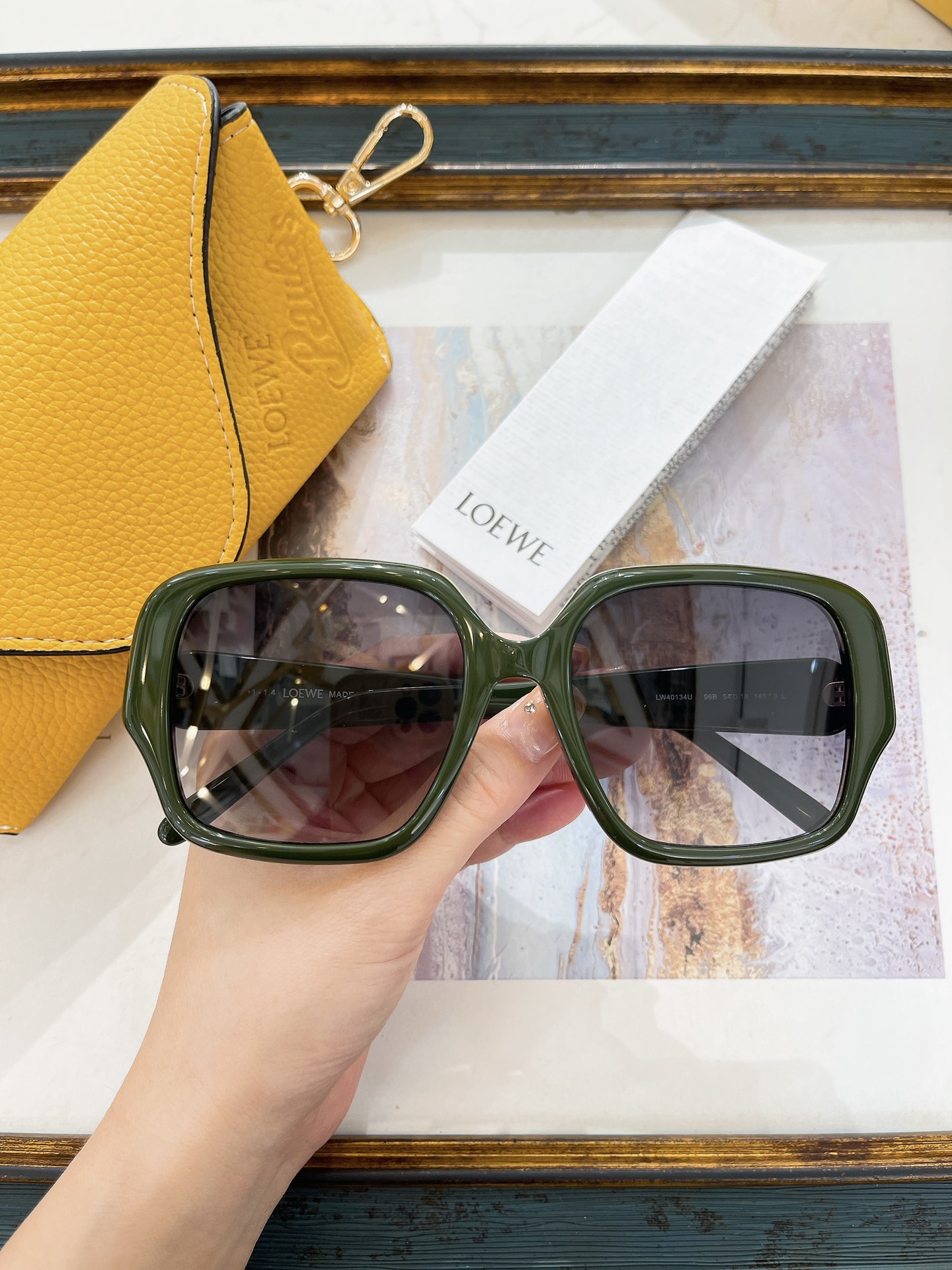 [Loewe Eyewear]MODEL:LW40134USIZE: 54 mouth 18 140