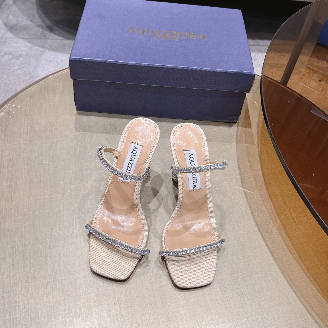 NO:229631,AQUAZZURA pineapple early spring counter new fairy fashion shoes series, a large number of new products are available for customization on the official website, the entire series of the Dragon Year is a hot topic, and major internet celebrities on the entire network are showing off, with a beautiful dressing series!  Upper cowhide sheepskin diamonds inner original custom soft sheepskin Italian leather outsole heel height 9cm size 35-39 (34 40 41 42 custom non-return), high heels sandals, sandals, high heels, cowhide, sheepskin, Leather soles19860909AQUAZZURA菠萝早春专柜新品仙女时装鞋系列,大量上新同步官网全系列均可定制龙年主打一个火爆,全网各大网红纷纷开秀,绝美的穿搭系列！ 鞋面 牛皮羊皮烫钻 内里 原版定制柔软羊皮 意大利真皮大底 跟高 9cm 码数 35-39（34 40 41 42 定制不退换）,高跟鞋凉鞋,sandals,high heels,cowhide,sheepskin,Leather soles,Women's Shoes