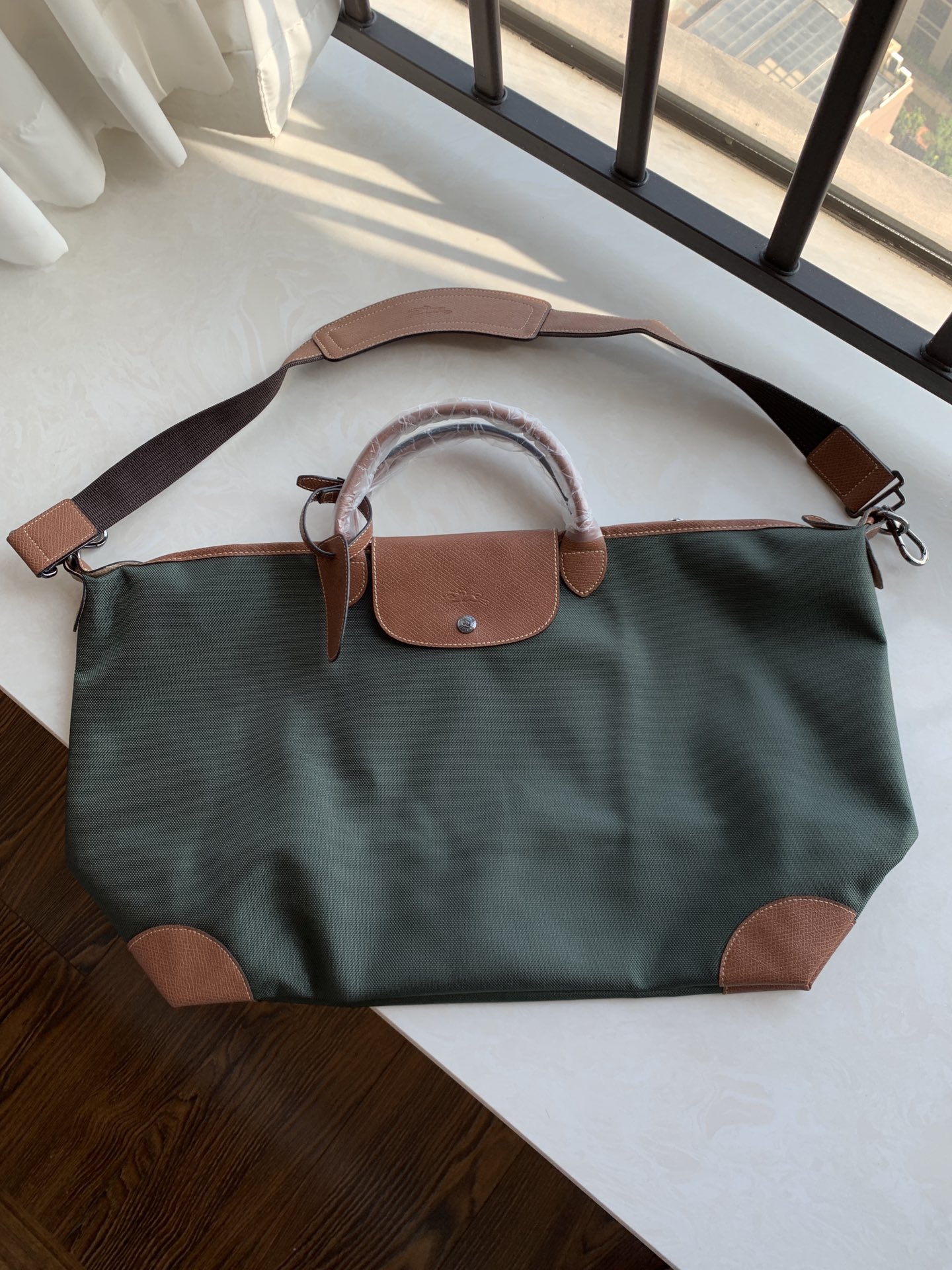 Military green real shot Practical model Longxiang longchamp Size: 44*23*34 opening length 58cm