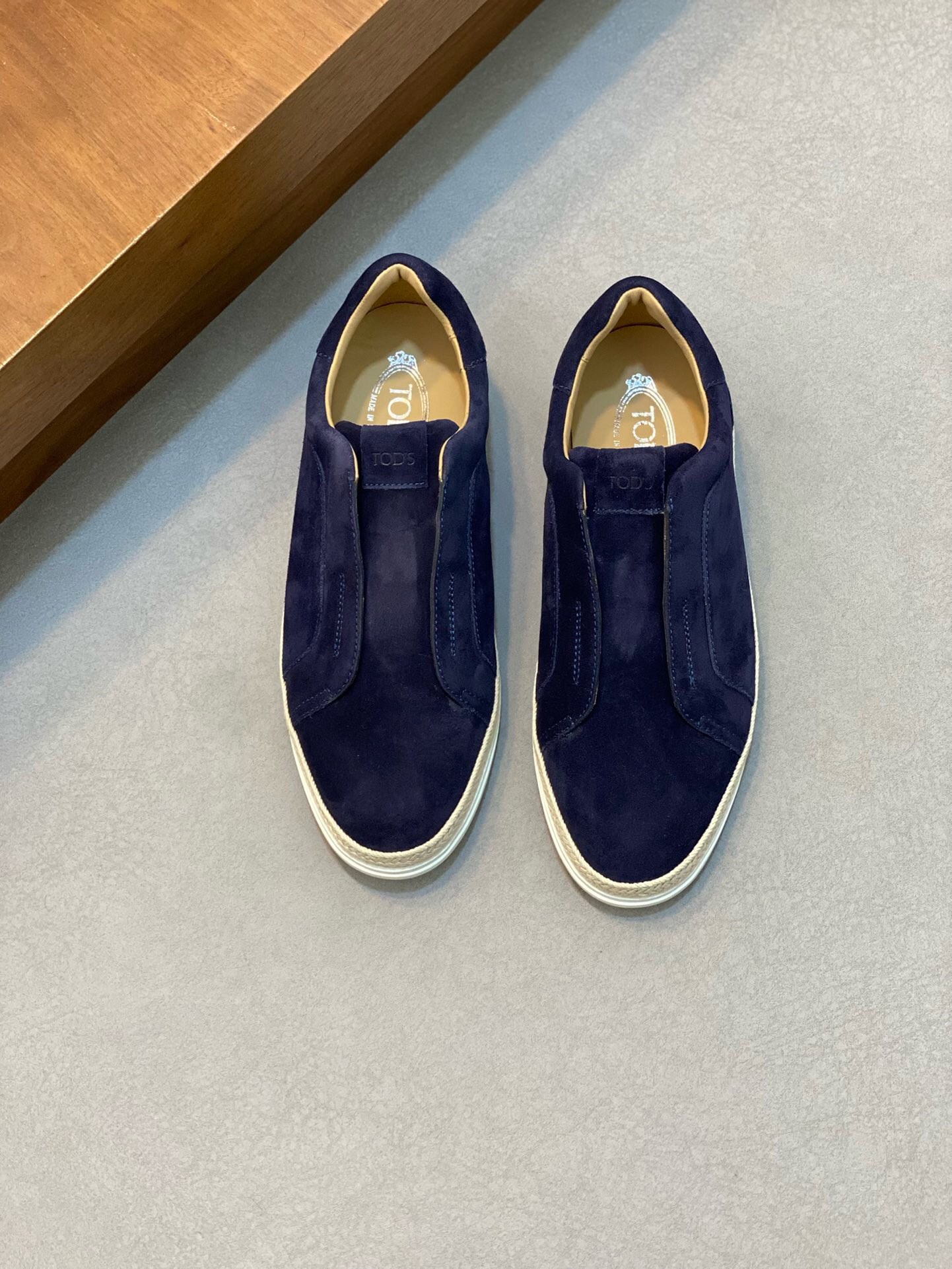 NO:218754,Brand TOD'S Color Original Color Number 39-43 Standard Code Price Material Todds Men's New Style Feet Casual Shoes Dongguan Original single quality, original cowhide with logo font, breathable and comfortable cowhide inner cowhide foot pads, extremely strong leather texture Original outsole Comfortable on foot Lightweight, TOD'S Casual Shoes, Tod's, cowhide19860909品牌TOD'S 颜色原版配色 码数39-43标准码 价格 材质托德斯男士 新款 套脚 休闲鞋 东莞 原单品质、采用原版牛皮搭配logo字体、透气舒适牛皮内里牛皮垫脚、皮质感极强原版大底 上脚舒适 轻便,TOD'S 休闲鞋,Tod's,cowhide,Men's shoes