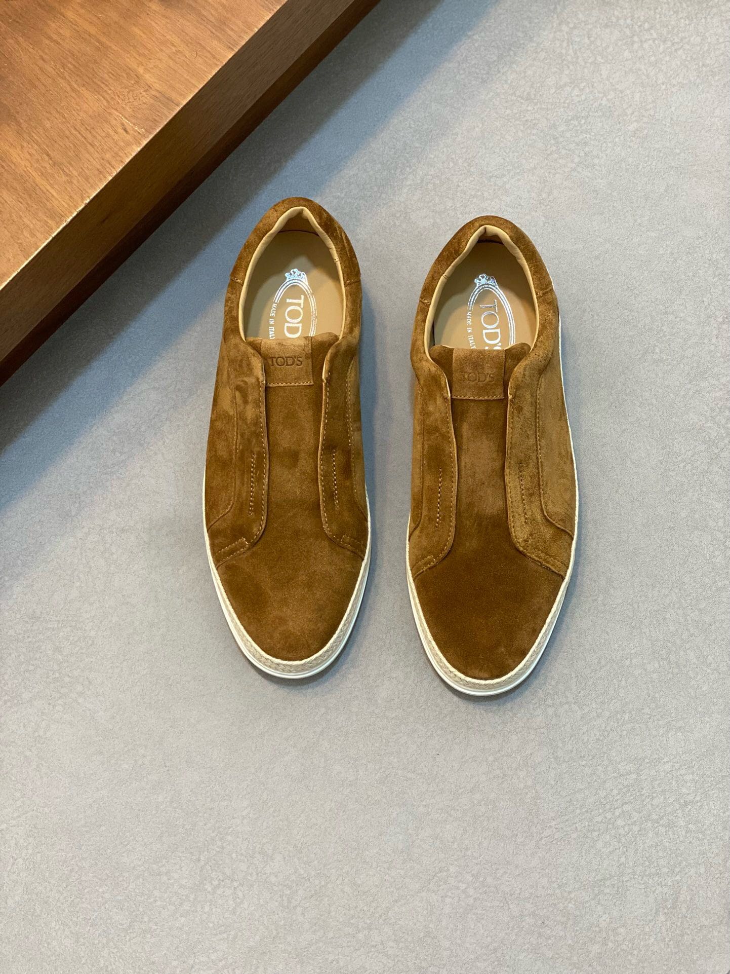 NO:217219,Brand TOD'S Color Original Color Number 39-43 Standard Code Price Material Todds Men's New Style Feet Casual Shoes Dongguan Original single quality, original cowhide with logo font, breathable and comfortable cowhide inner cowhide foot pads, extremely strong leather texture Original outsole Comfortable on foot Lightweight, TOD'S Casual Shoes, Tod's, cowhide19860909品牌TOD'S 颜色原版配色 码数39-43标准码 价格 材质托德斯男士 新款 套脚 休闲鞋 东莞 原单品质、采用原版牛皮搭配logo字体、透气舒适牛皮内里牛皮垫脚、皮质感极强原版大底 上脚舒适 轻便,TOD'S 休闲鞋,Tod's,cowhide,Men's shoes