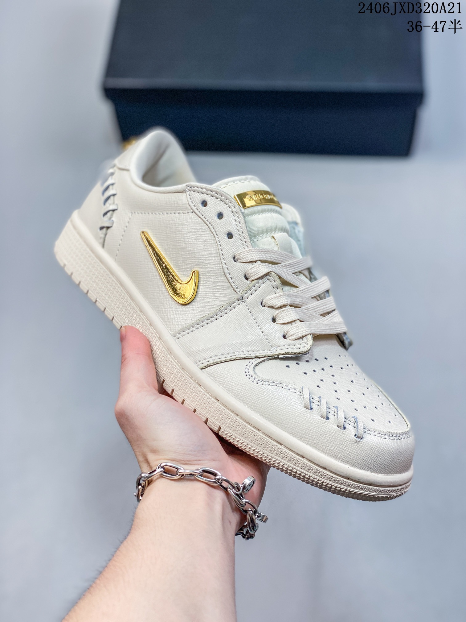 公司级✅Air Jordan 1 Low 专柜订单顶级纯原 全头层最高版本 独家提拉式后跟 吊打市面原装版本 市面整洁度最高版本 升级正确原装楦型开发纸版 中底注胶孔内置真Sole气垫 耐克Nike Air Jordan1 Low AJ低帮乔丹一代低帮经典复古文化休闲运动篮球鞋原鞋开模 拒绝公底 购置原厂同步原材料 都有细节还原98%原汁原味忠于原版 货号:FN5032-200 ID06JXD320A21