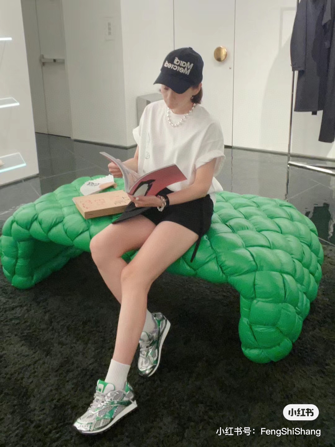 NO:225038,Reference pictures for footwear, casual shoes/sports shoes, sneakers19860909上脚参考图,休闲鞋/运动鞋,sneakers,Women's Shoes