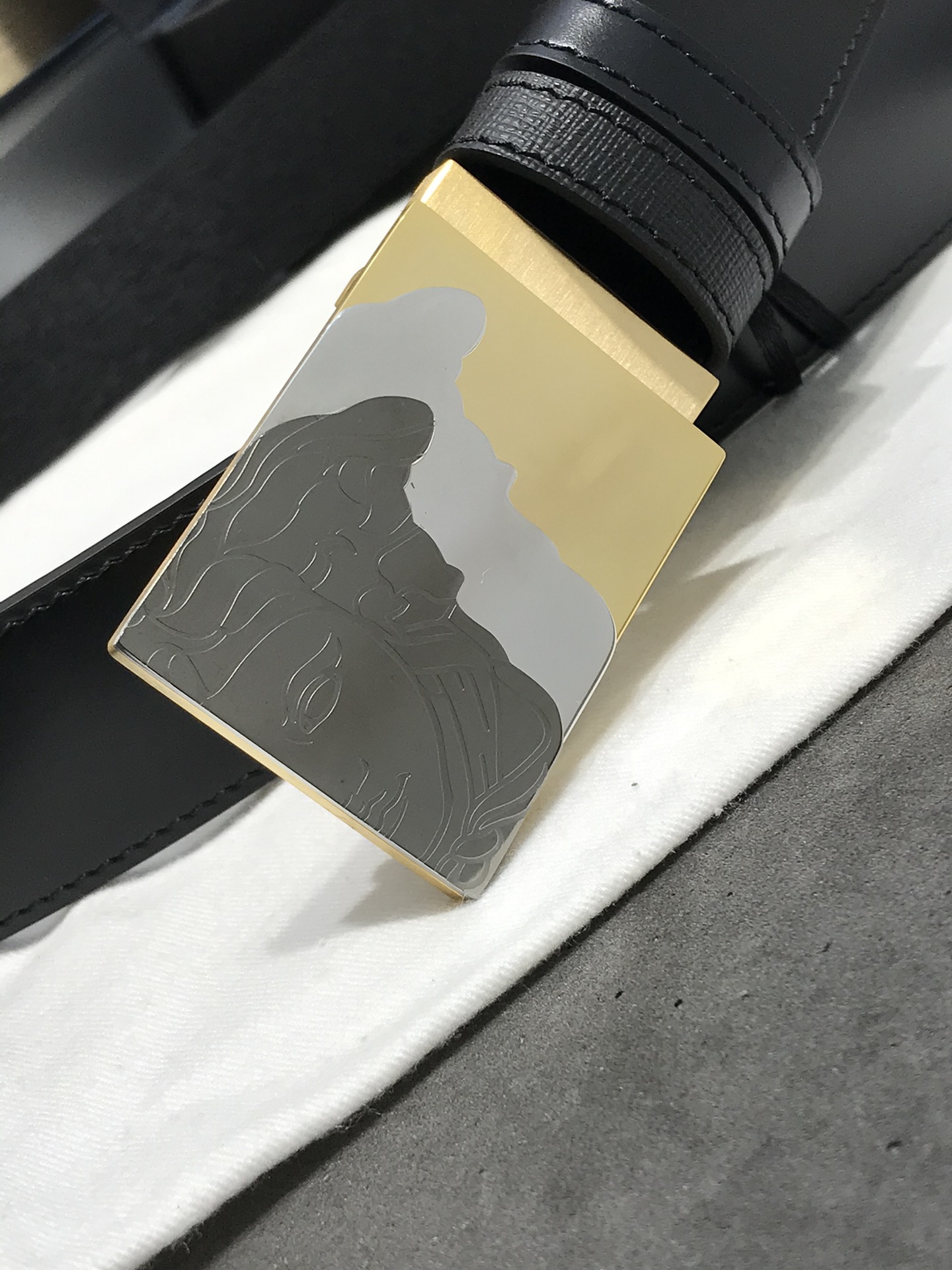 [Versace Belts]VersaceThe same model for the counter, real shot of the coun