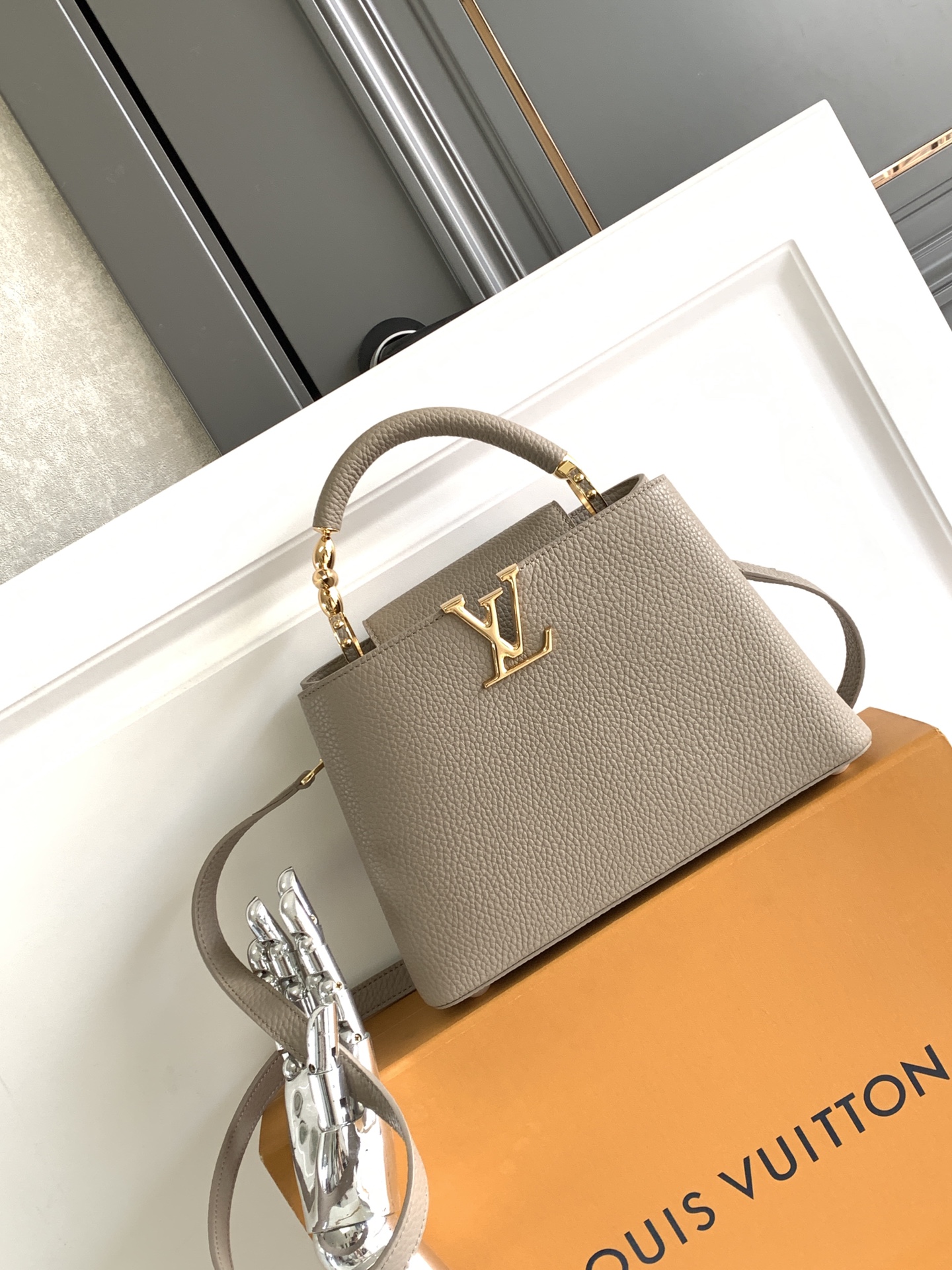 动态芯片款 
24698灰